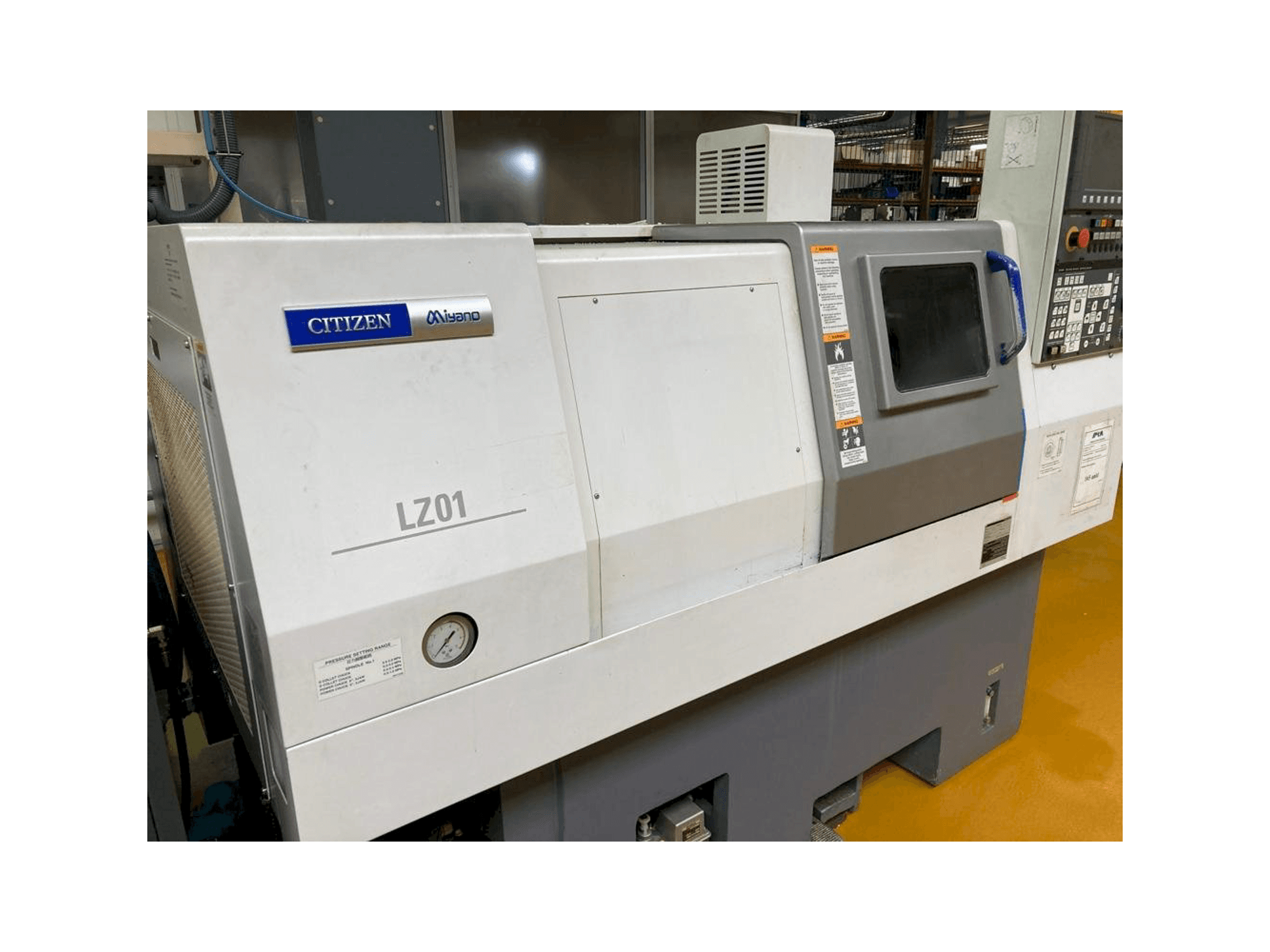 Prikaz stroja Miyano LZ-01RY2 sprijeda