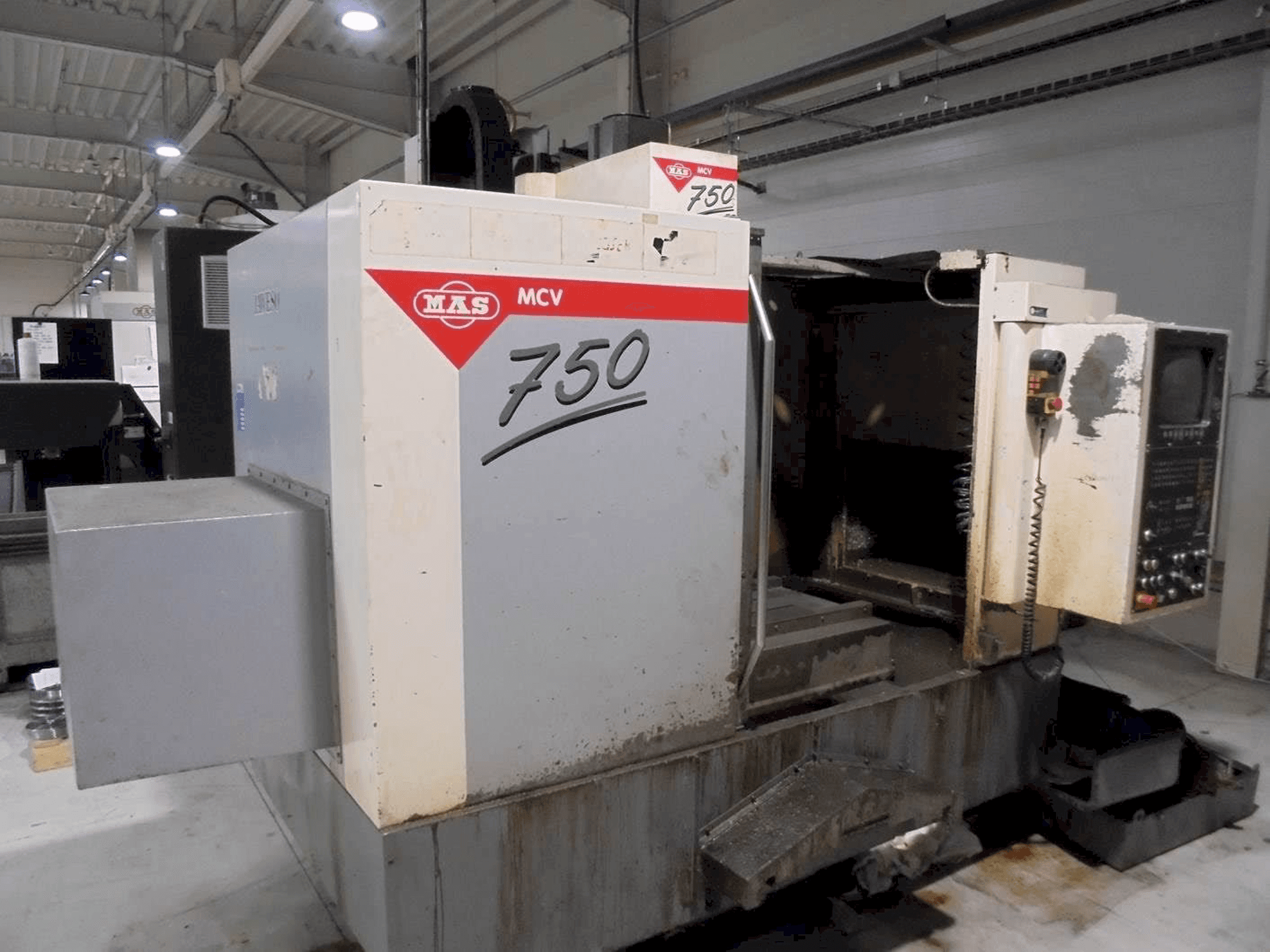 Prikaz stroja KOVOSVIT MAS MCV 750 sprijeda