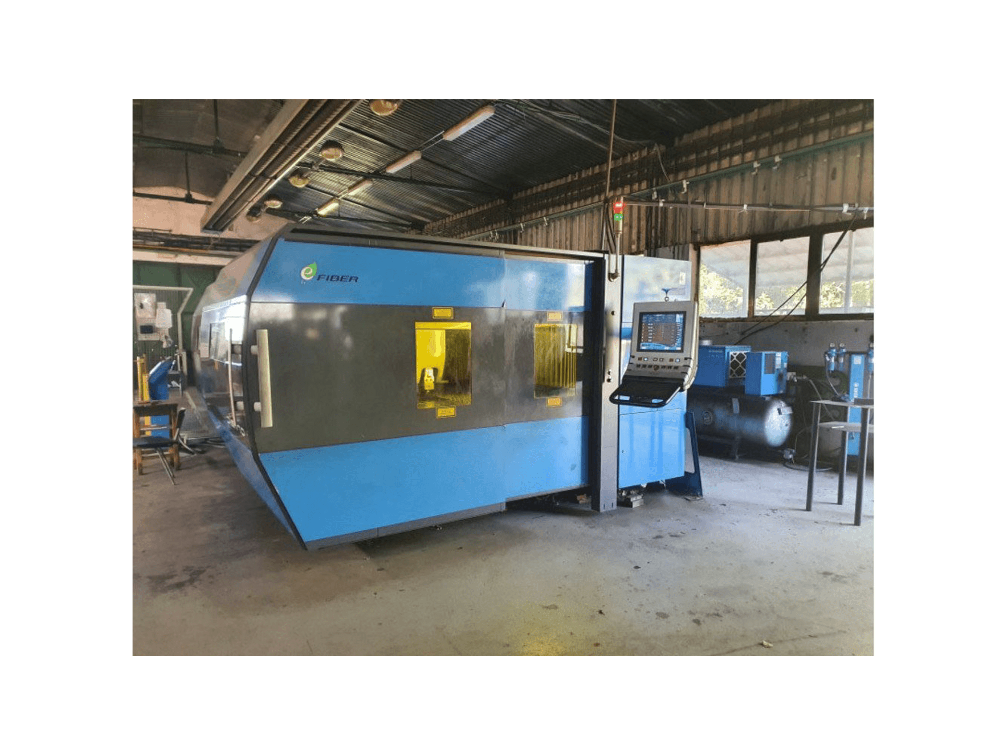 Prikaz stroja Prima Power Platino Fiber sprijeda