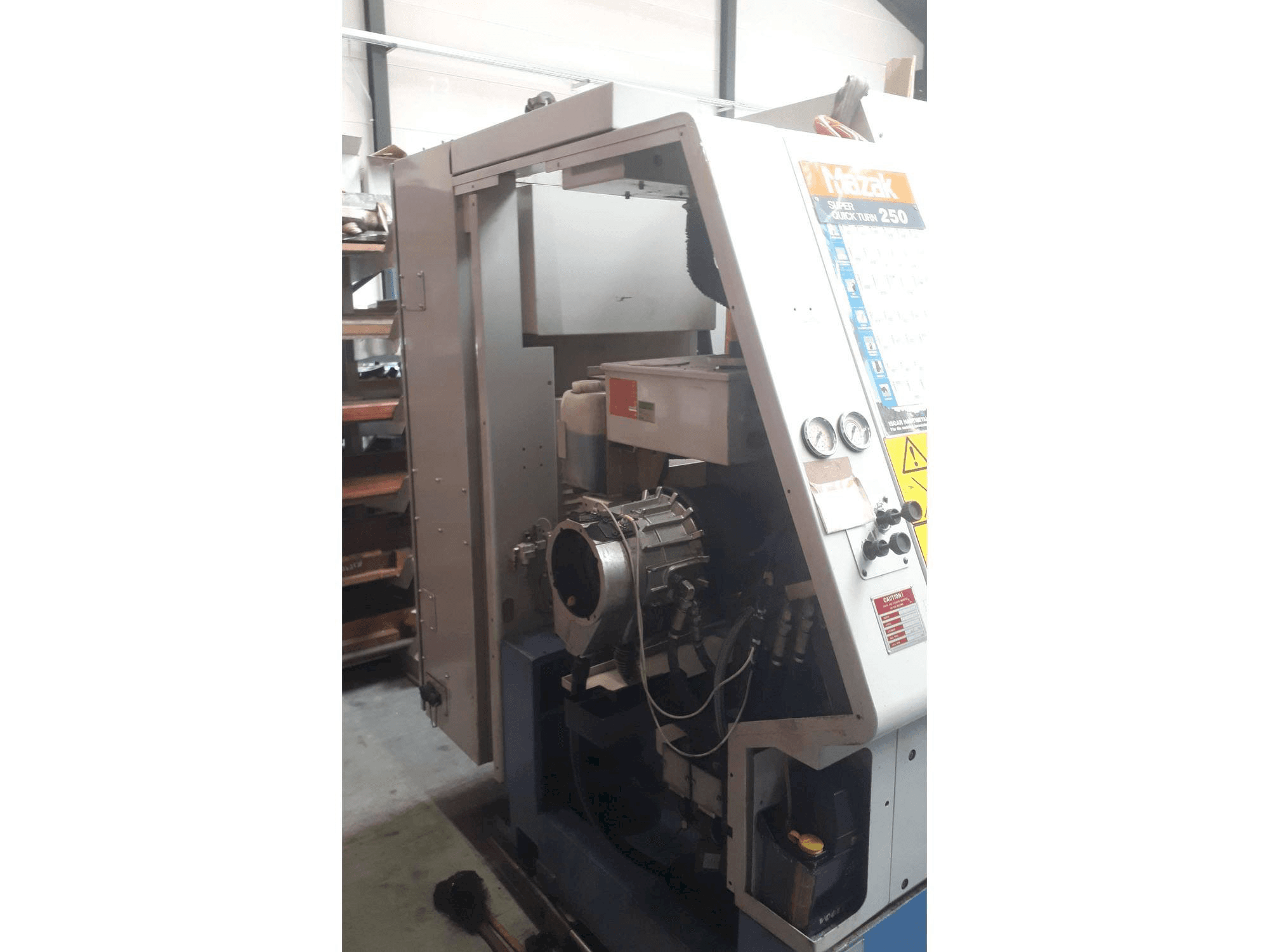 Prikaz stroja Mazak Super Quick Turn 250 slijeva