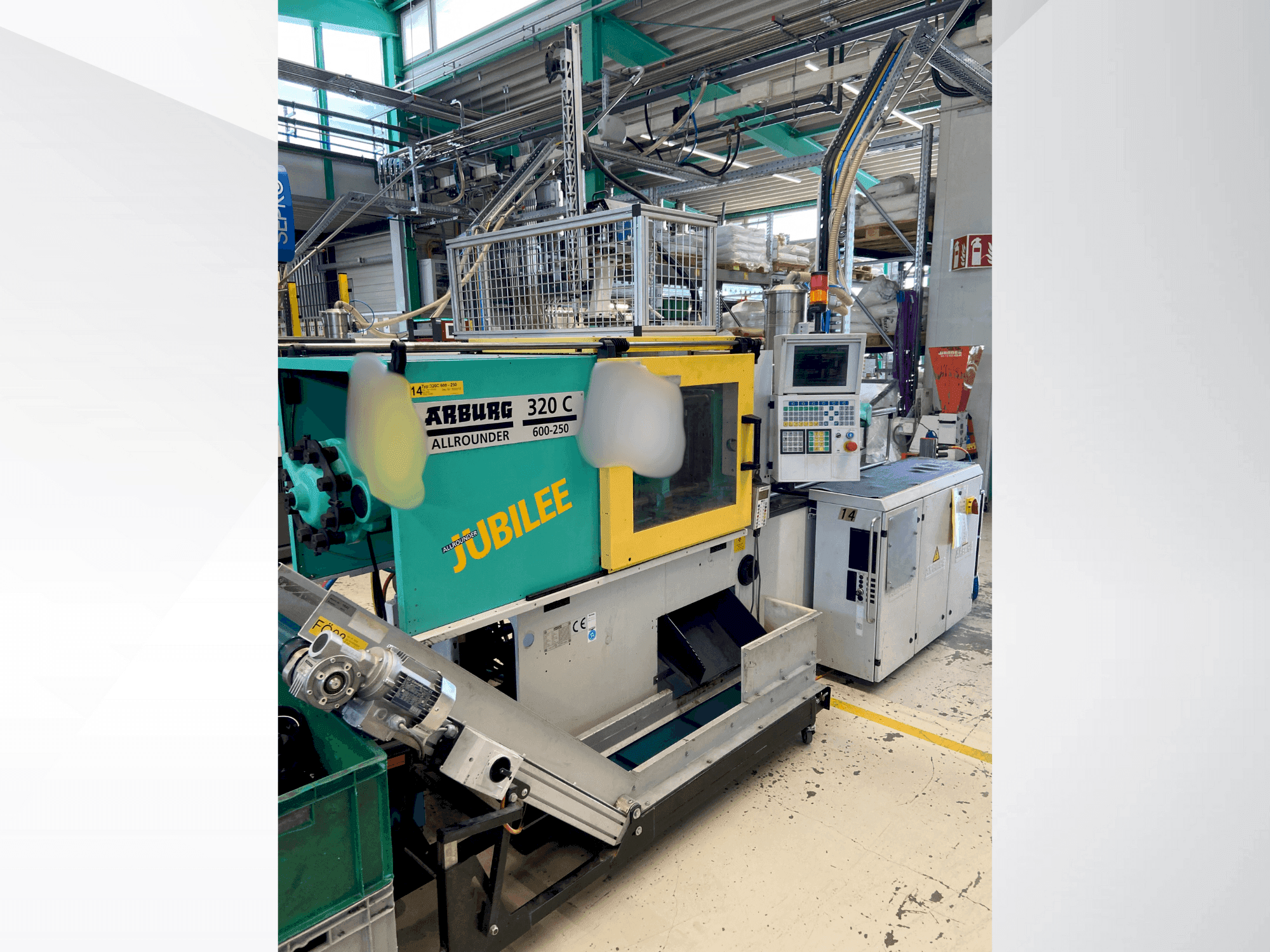 Prikaz stroja Arburg 320C 600-250 sprijeda