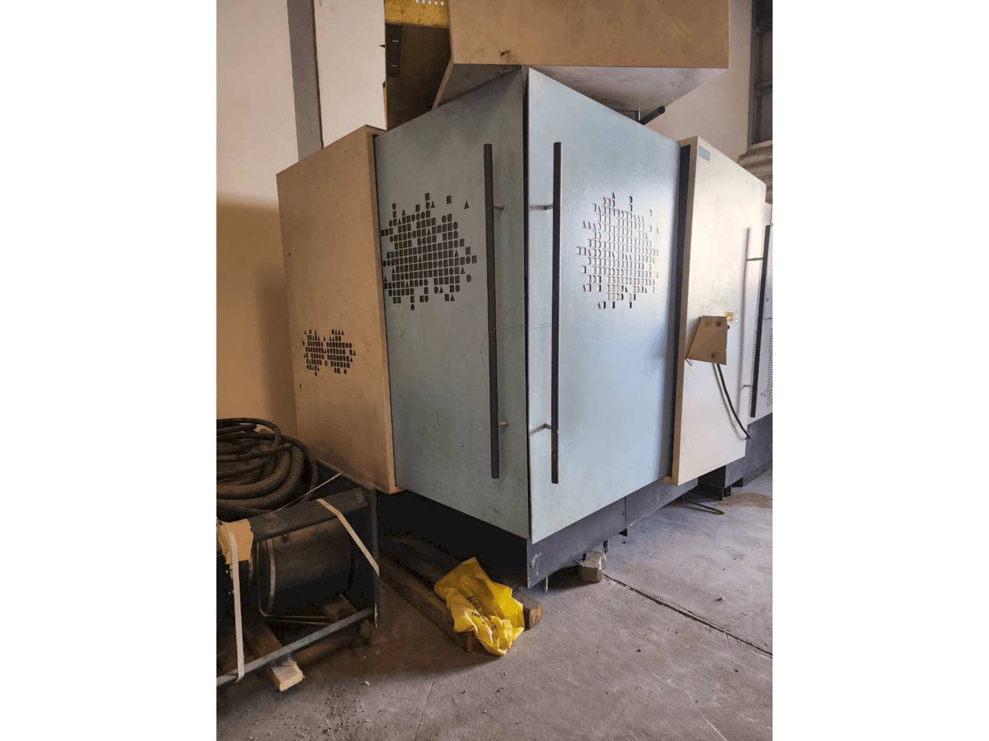 Prikaz stroja AGIE Challenge 2 sprijeda