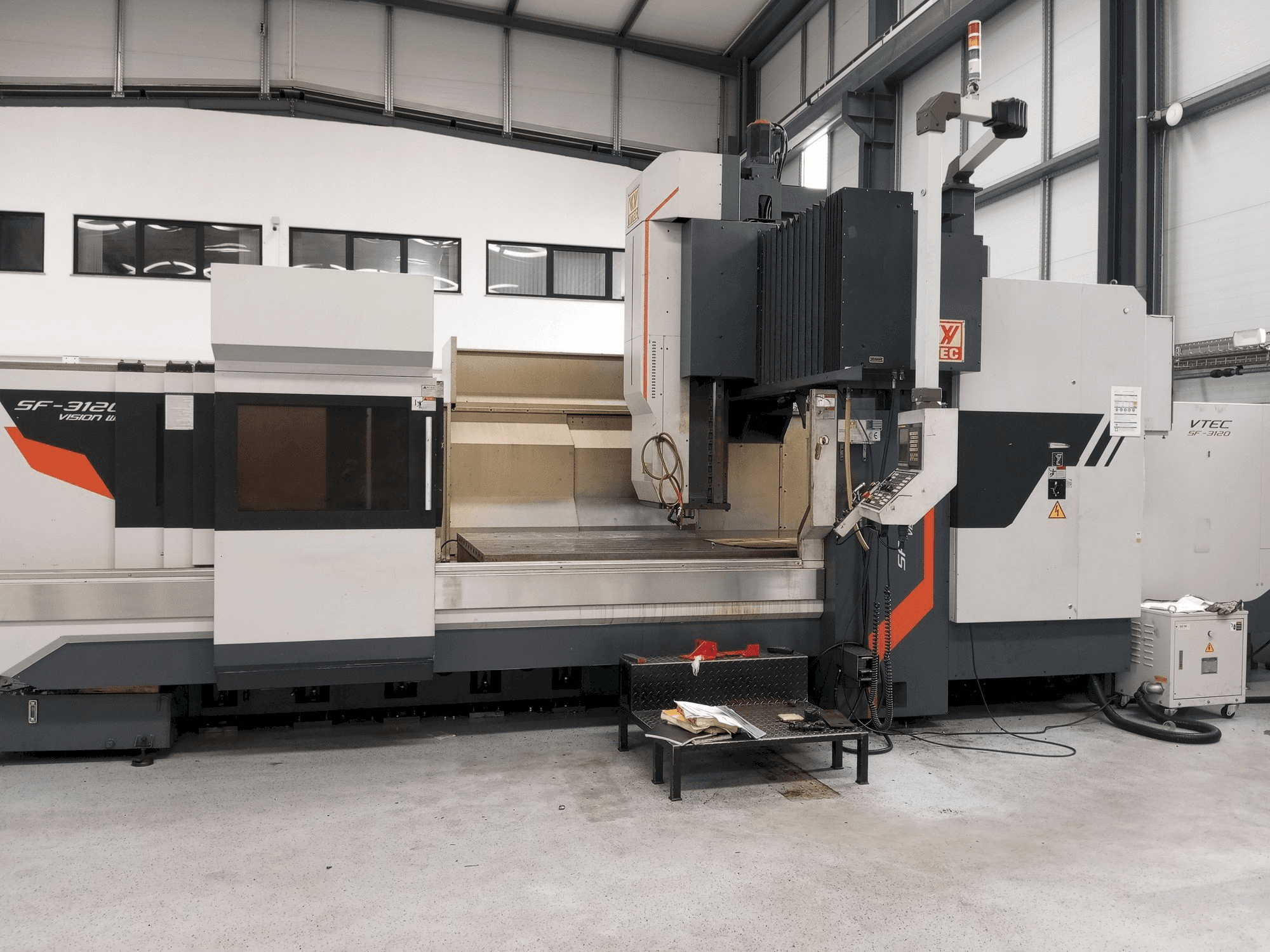 Prikaz stroja Vision Wide VTEC SF-3120 sprijeda