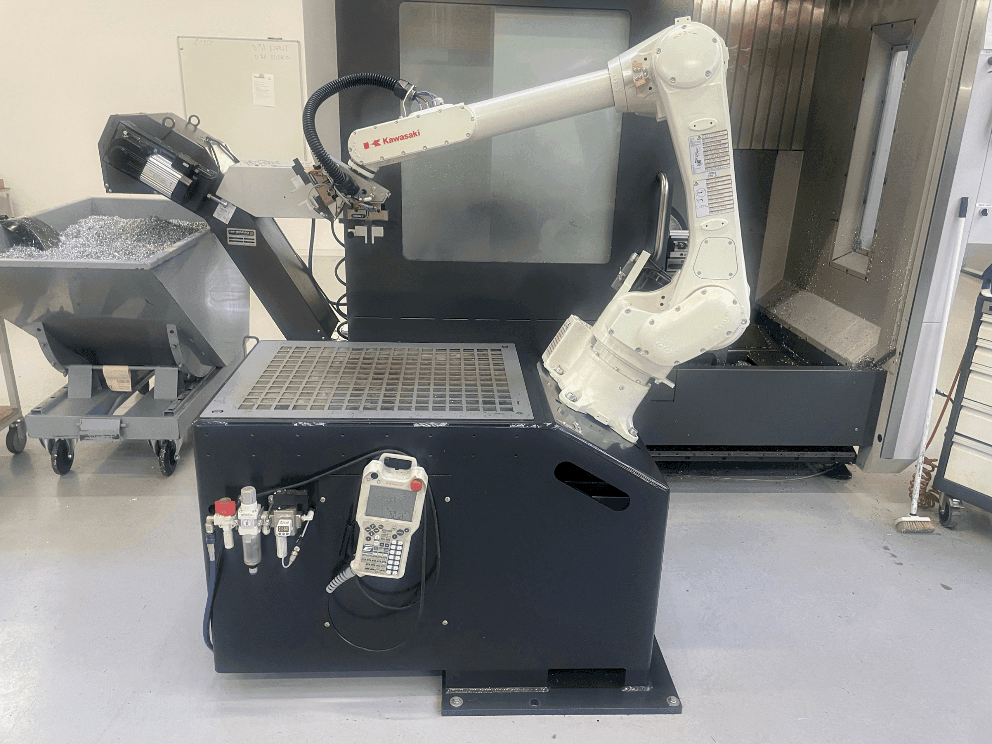 Prikaz stroja Kawasaki RS006L sprijeda