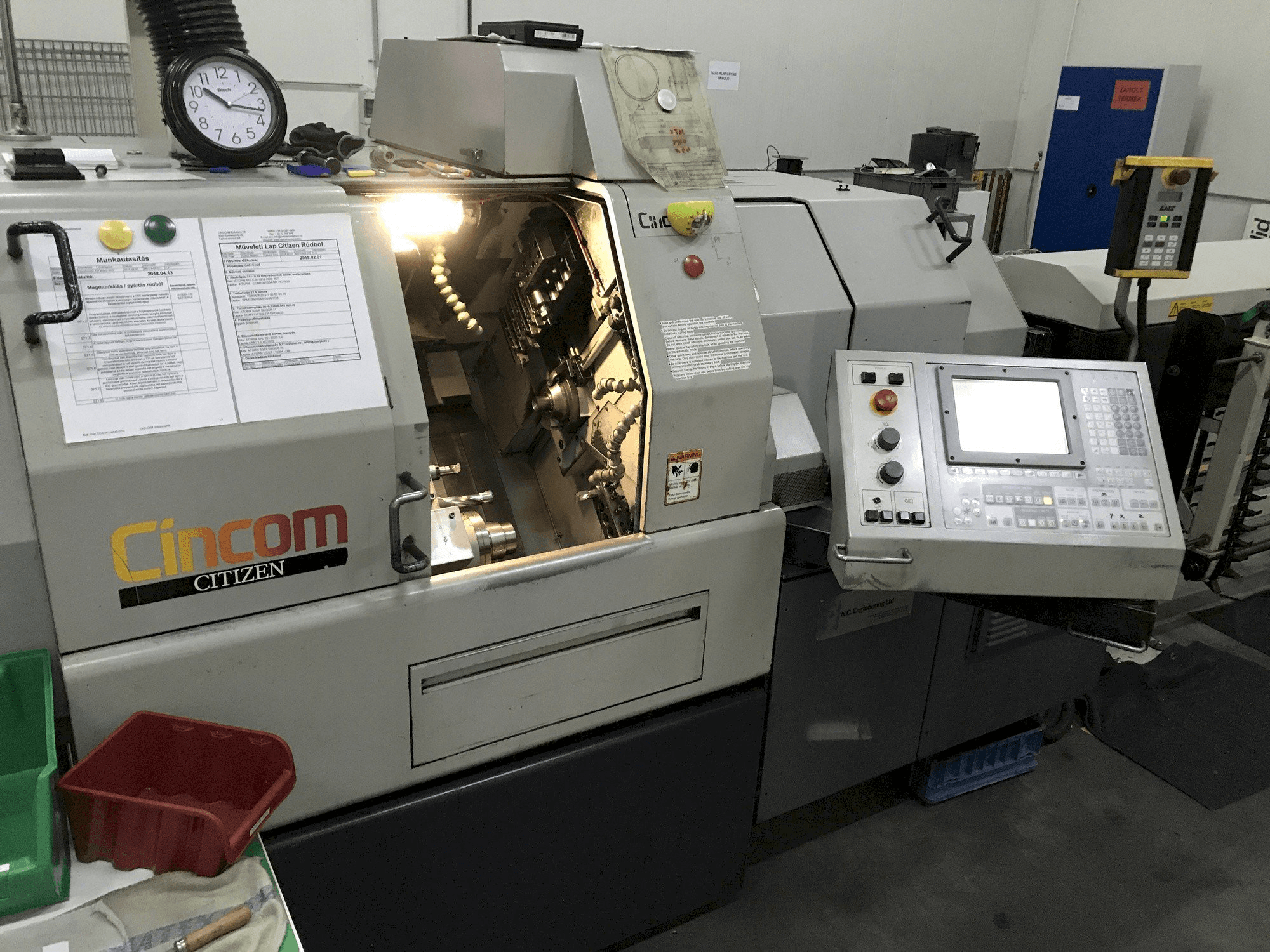 Prikaz stroja Citizen Cincom L32 sprijeda