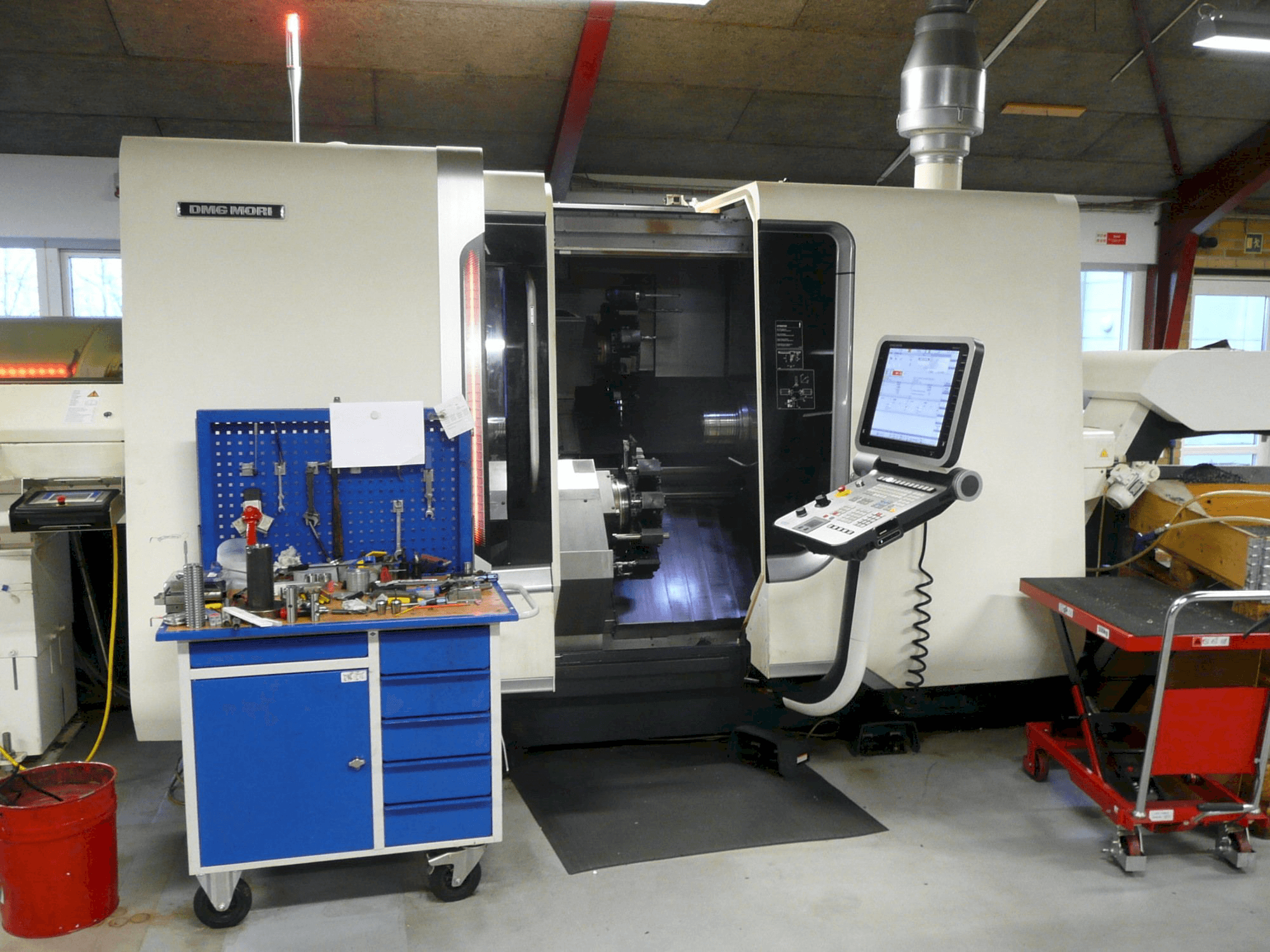 Prikaz stroja DMG MORI CTX beta 800 A4 sprijeda
