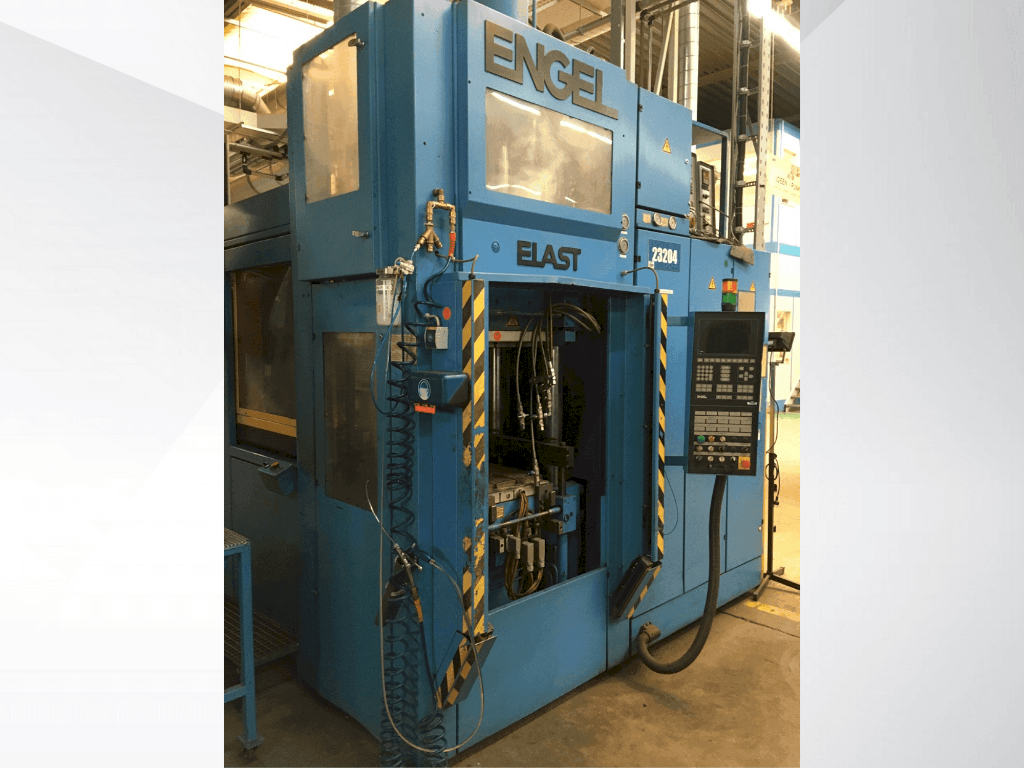 Prikaz stroja Engel Elast 1500/250V sprijeda