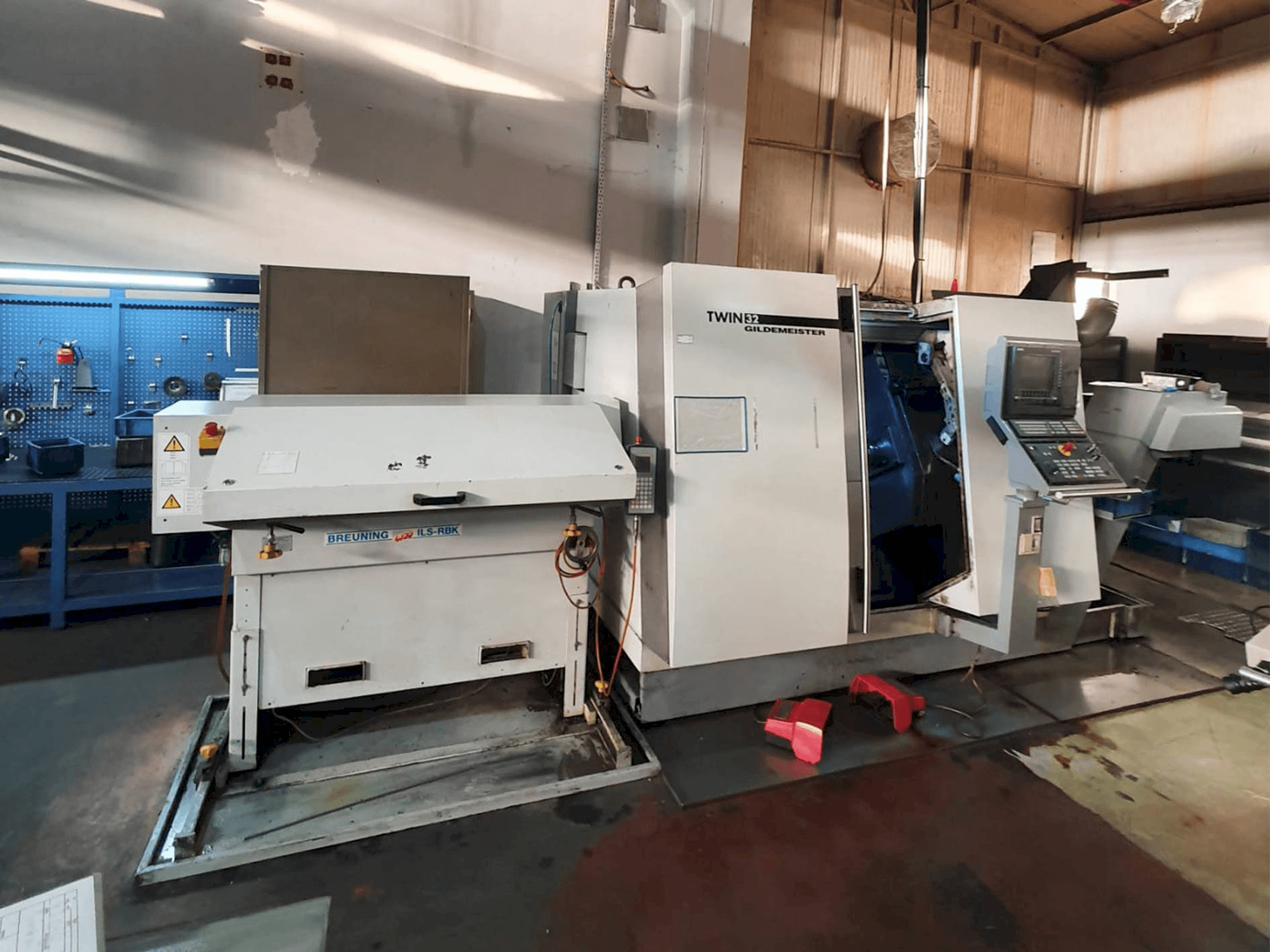 Prikaz stroja Gildemeister TWIN 32 sprijeda