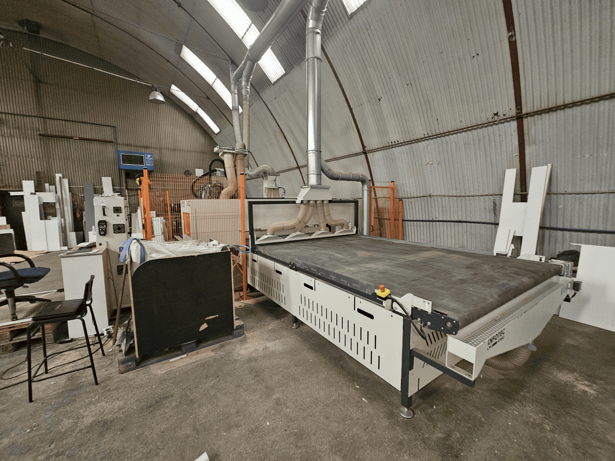 Prikaz stroja INFOTEC 3121 PRO EVO sprijeda