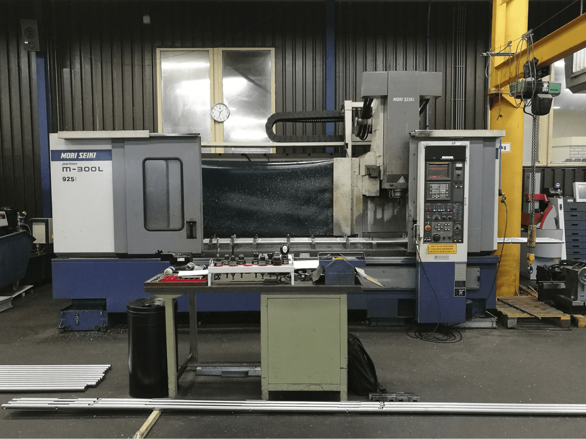 Prikaz stroja MORI SEIKI M-300L2 sprijeda