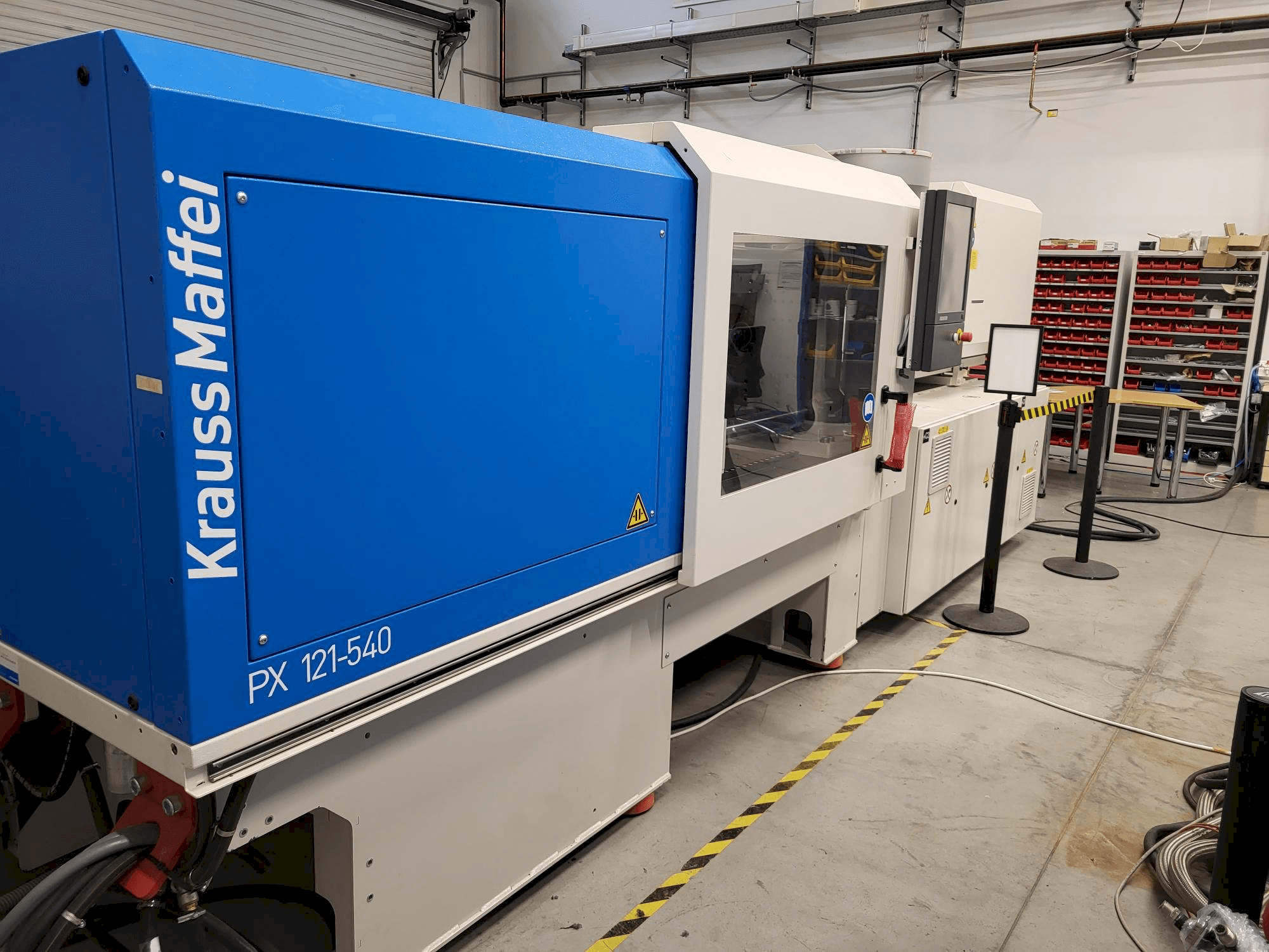 Prikaz lijeve strane stroja Krauss Maffei PX 121-540