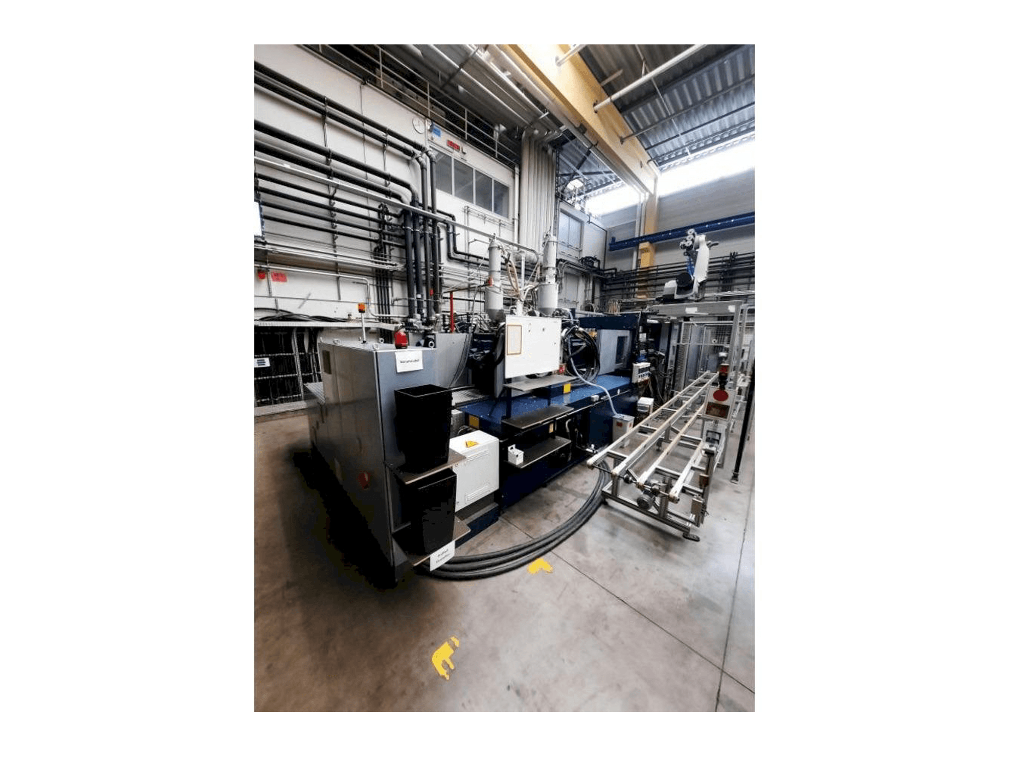 Prikaz stroja Battenfeld HM13000/9200/7700 sprijeda