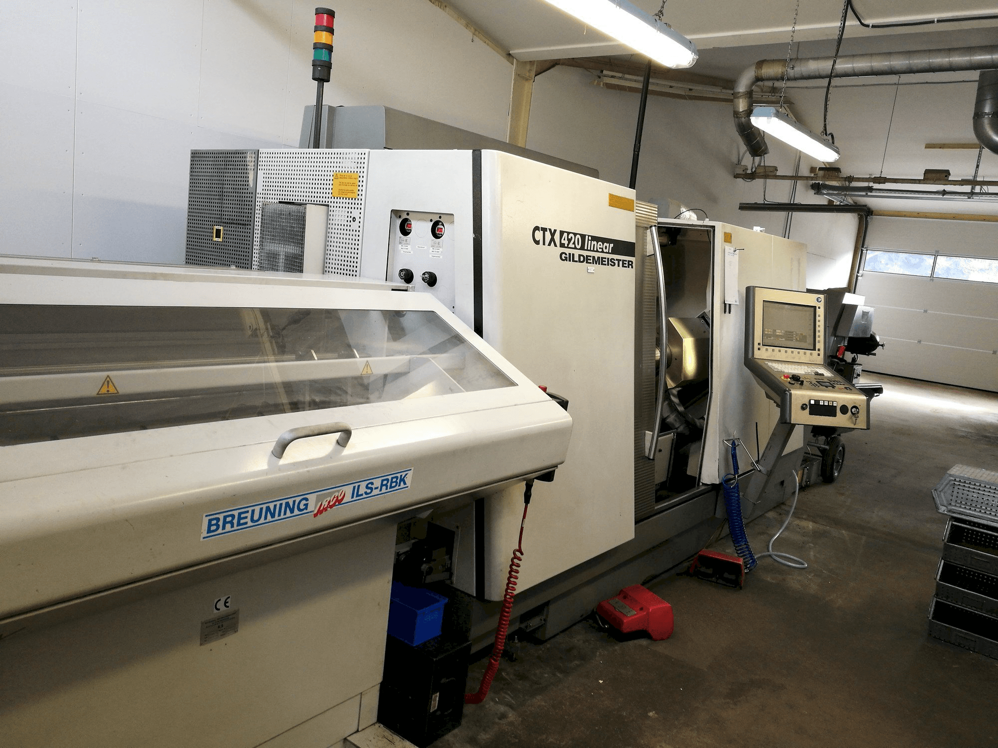 Prikaz stroja Gildemeister CTX 420 linear / V6 sprijeda