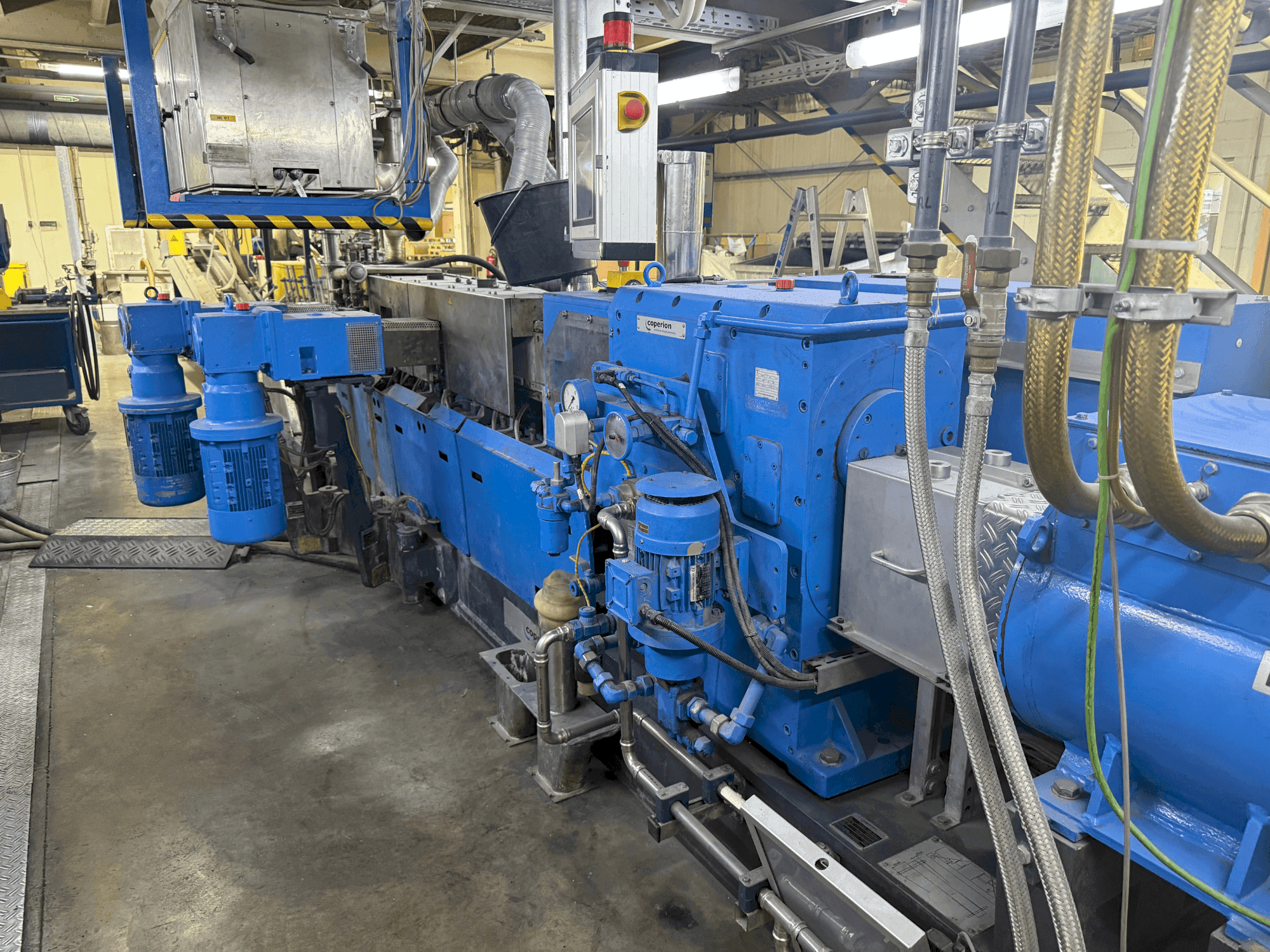 Prikaz stroja COPERION ZSK 50 MCC+ sprijeda