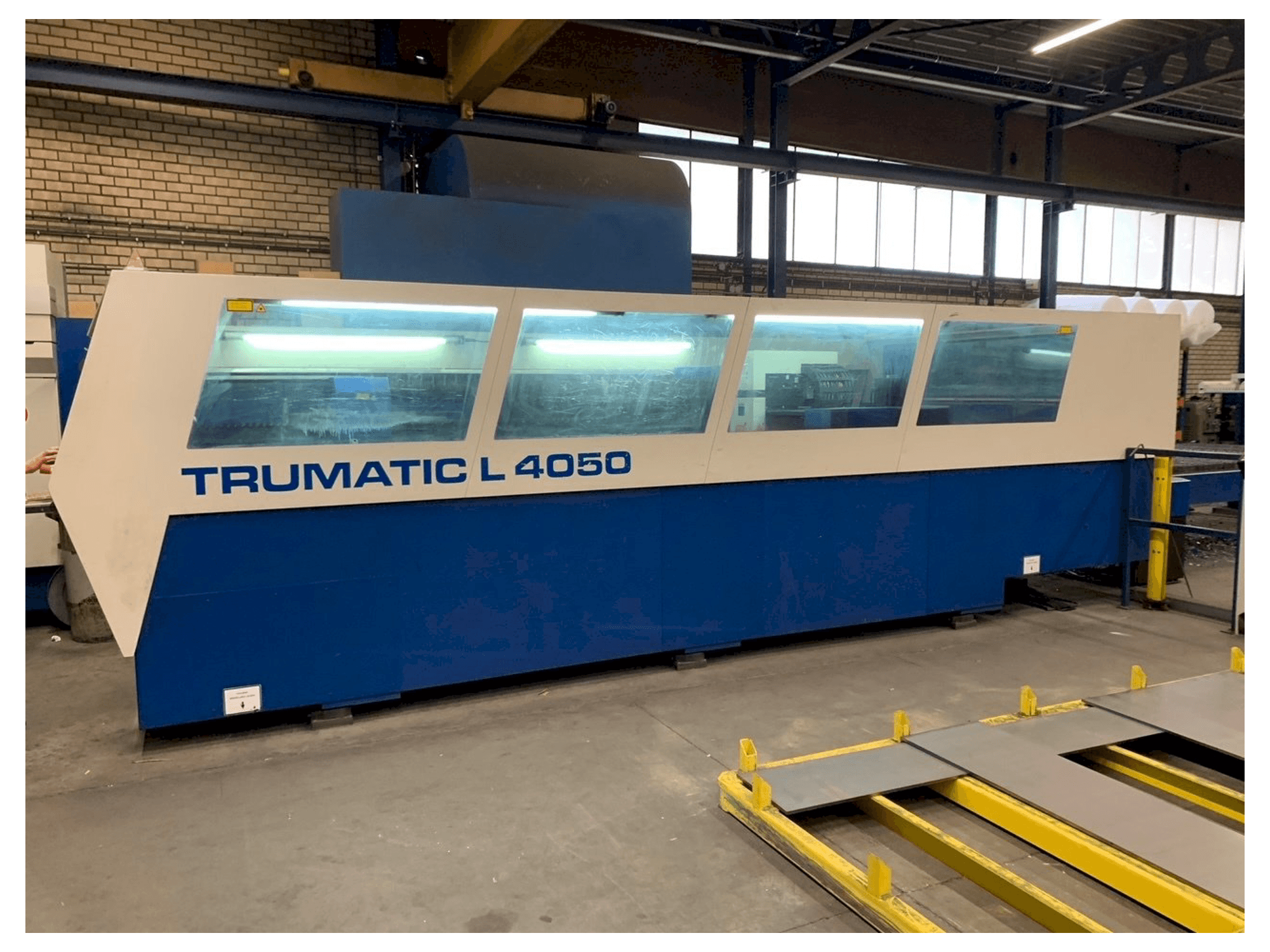 Prikaz stroja Trumpf Trumatic L4050 5kW CO2 + Liftmaster sprijeda