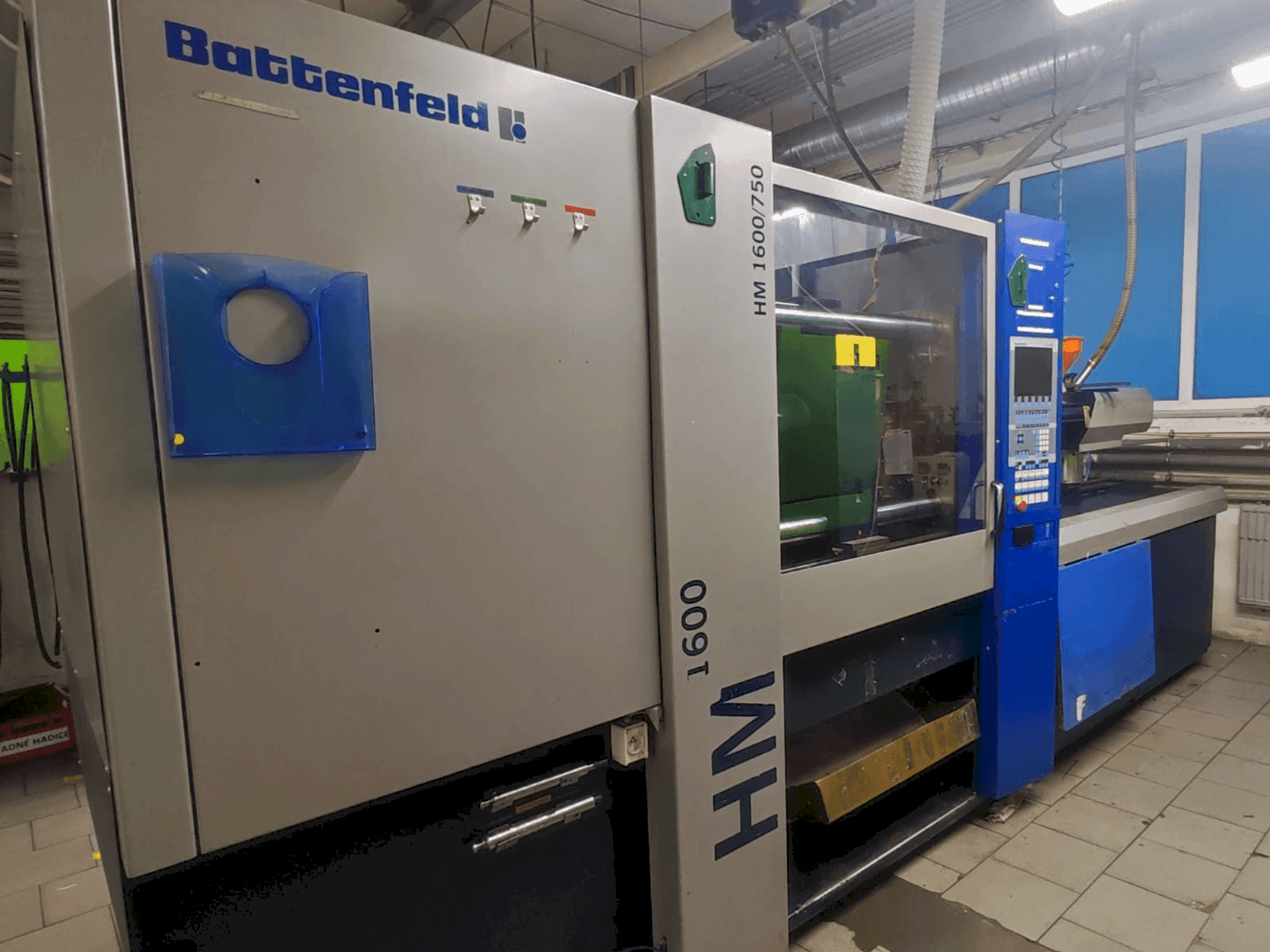 Prikaz stroja Battenfeld HM 1600/750 sprijeda