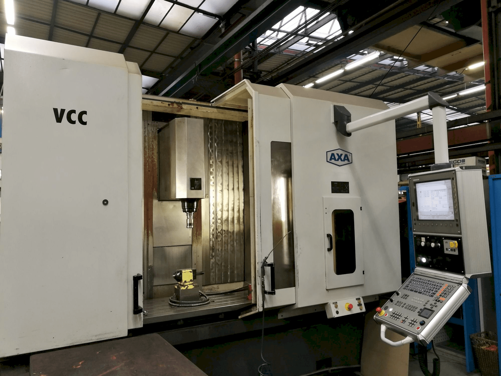 Prikaz stroja AXA VCC 1200 sprijeda