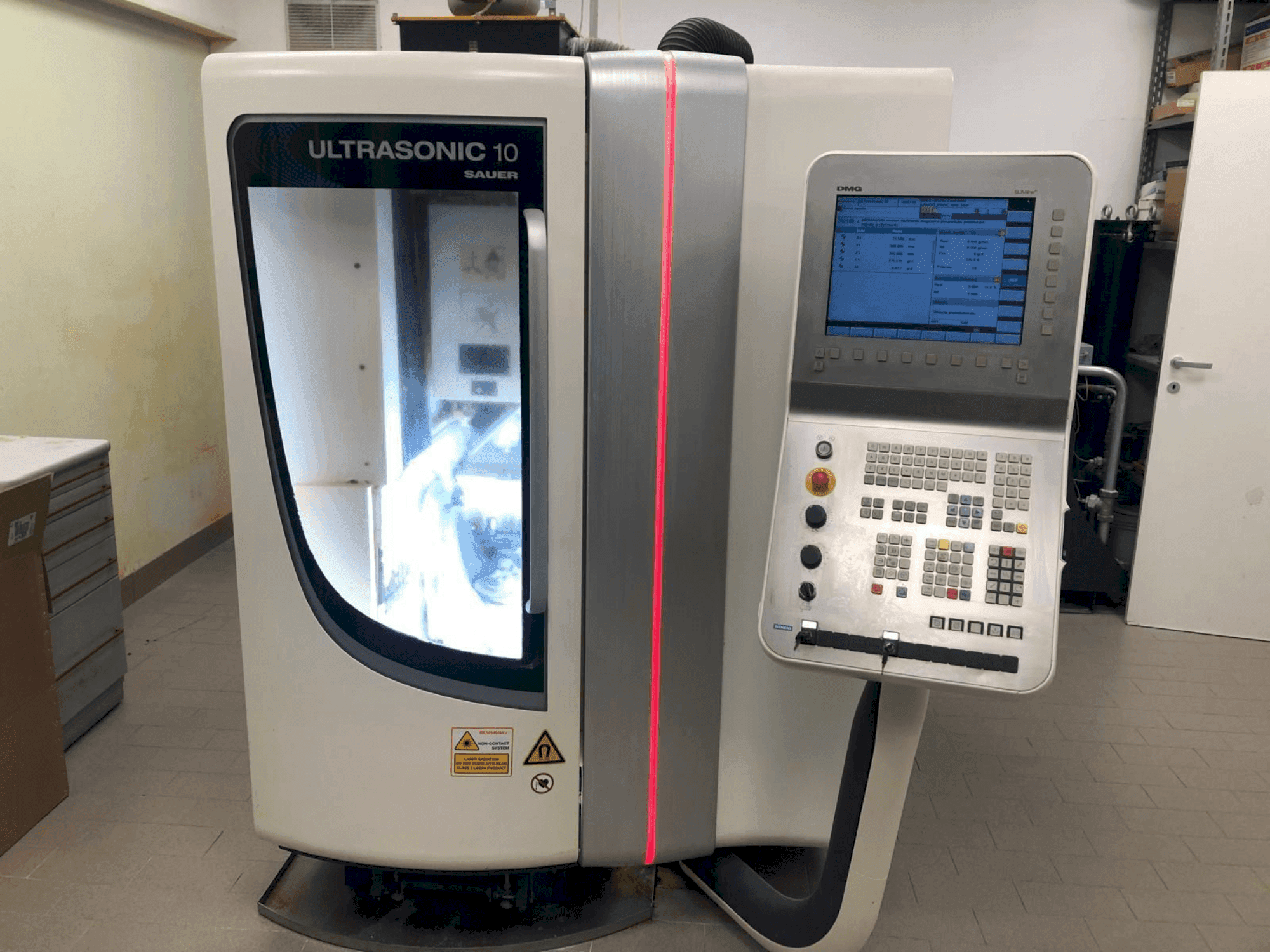 Prikaz stroja DMG SAUER ULTRASONIC 10 Sauer sprijeda