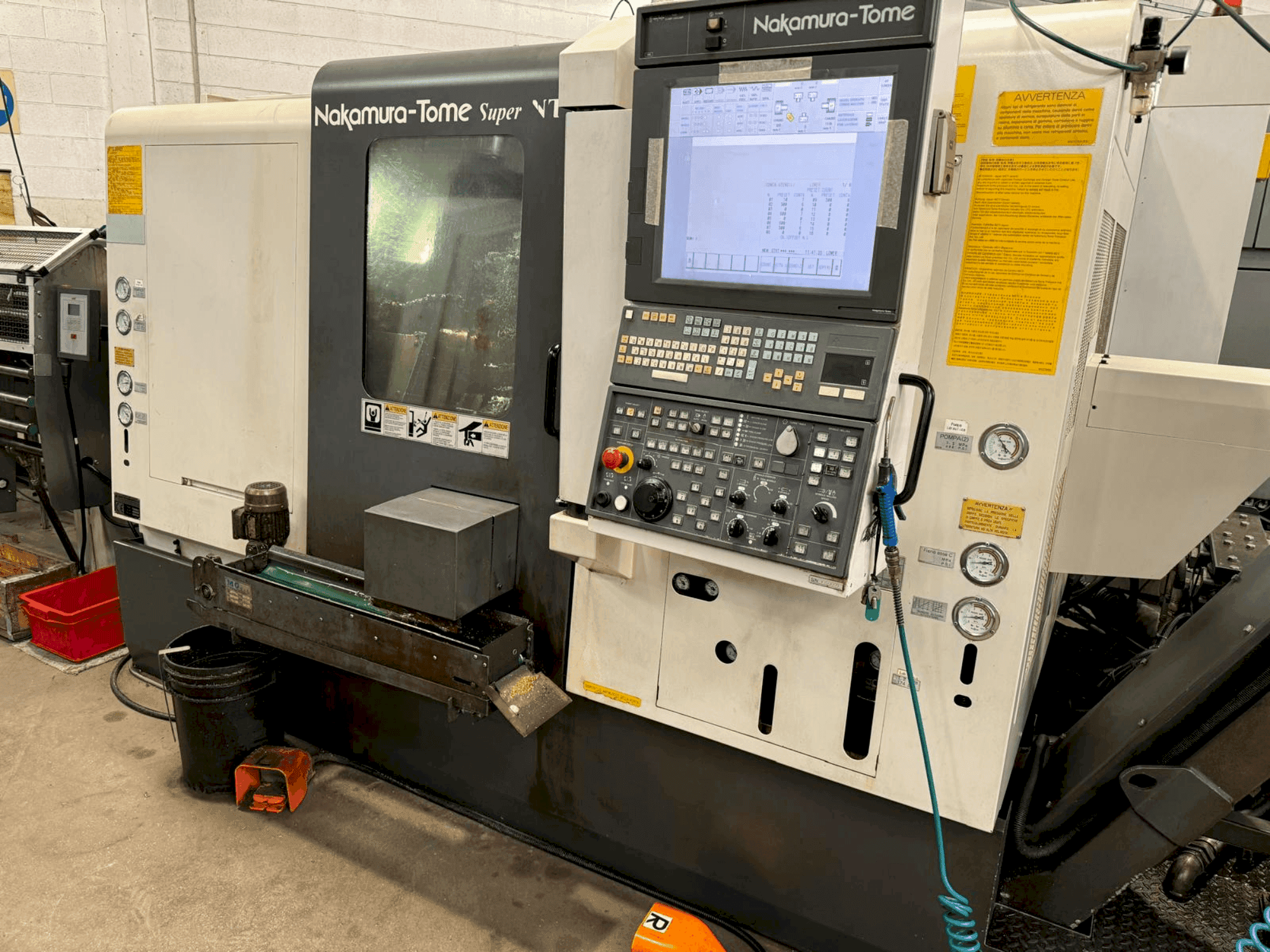 Prikaz stroja NAKAMURA Super NTY3-100 sprijeda