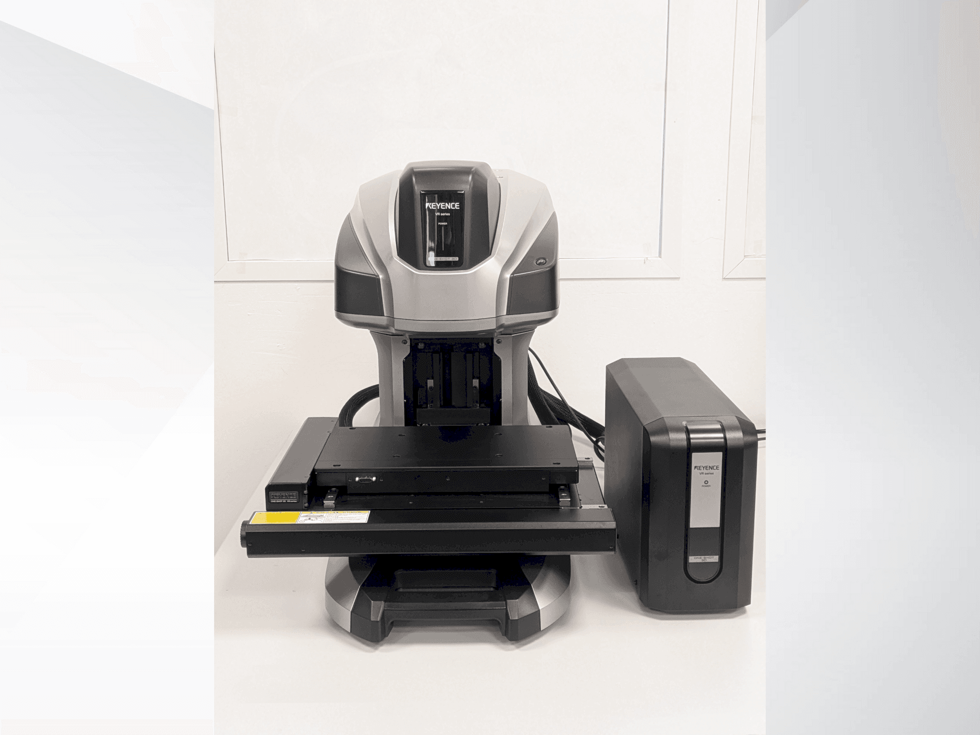 Prikaz stroja KEYENCE VR-6200 sprijeda