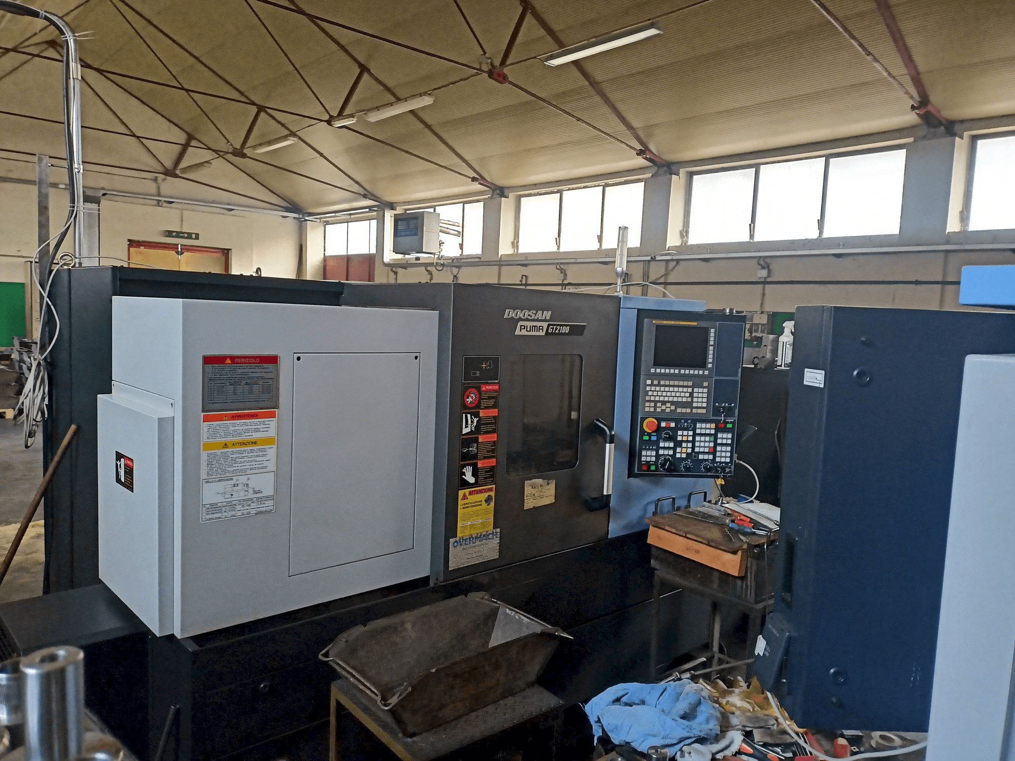 Prikaz stroja DOOSAN Puma GT2100 sprijeda