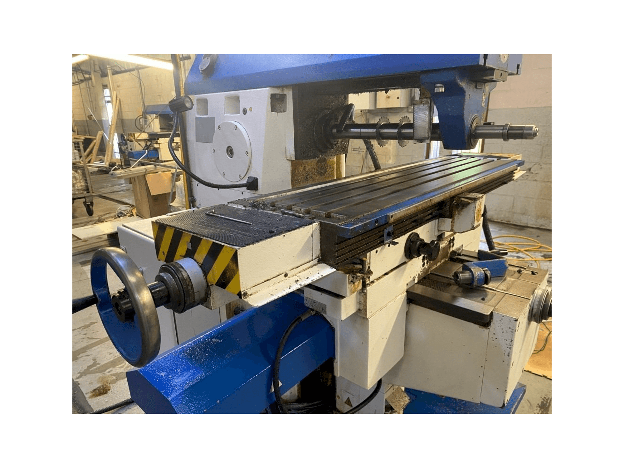 Prikaz stroja TOS Olomouc FGU 32 sprijeda