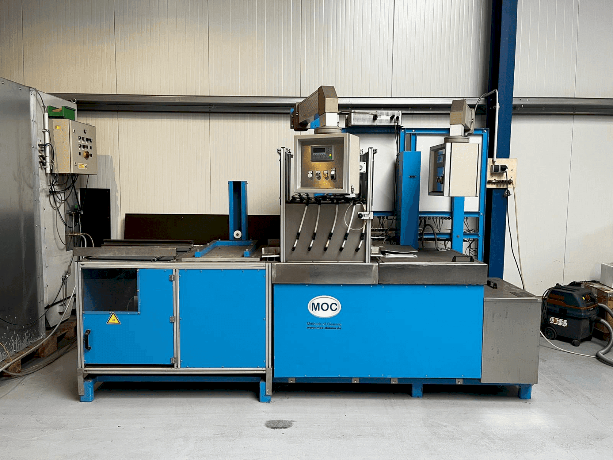 Prikaz stroja MOC Danner S60 sprijeda