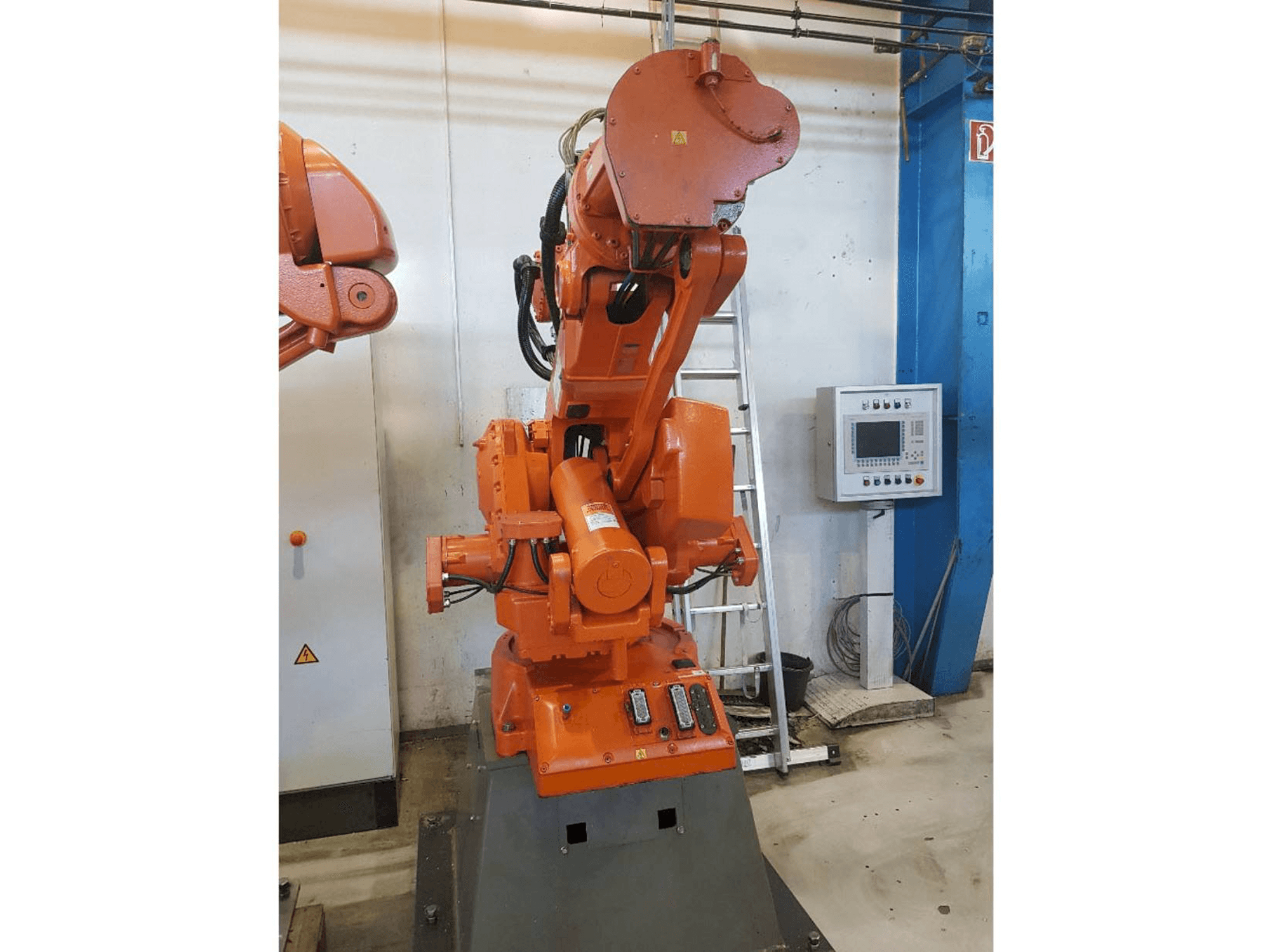 Prikaz stroja ABB IRB 6400 RM 2000 sprijeda