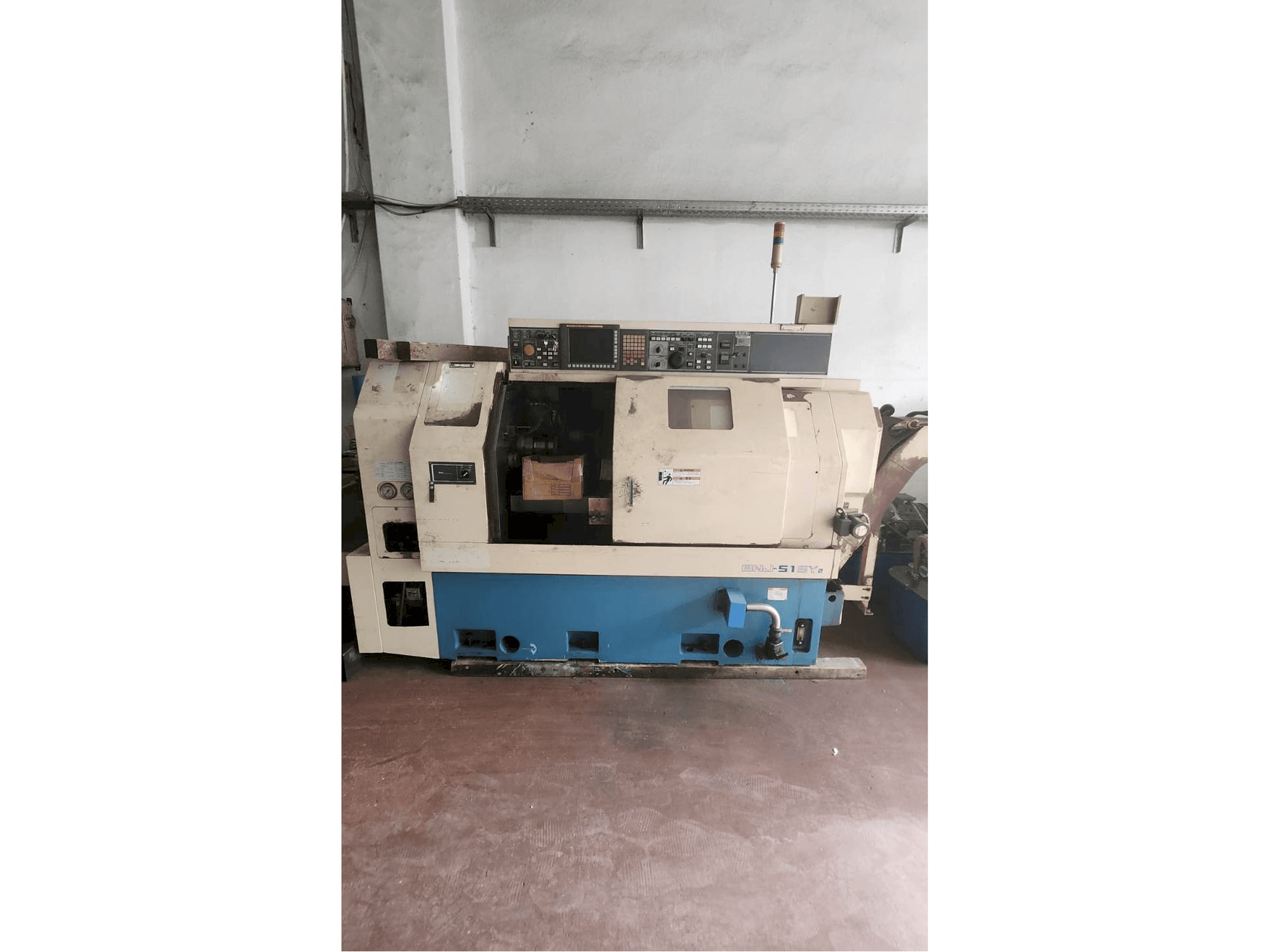 Prikaz stroja Miyano BNJ 42 SY sprijeda