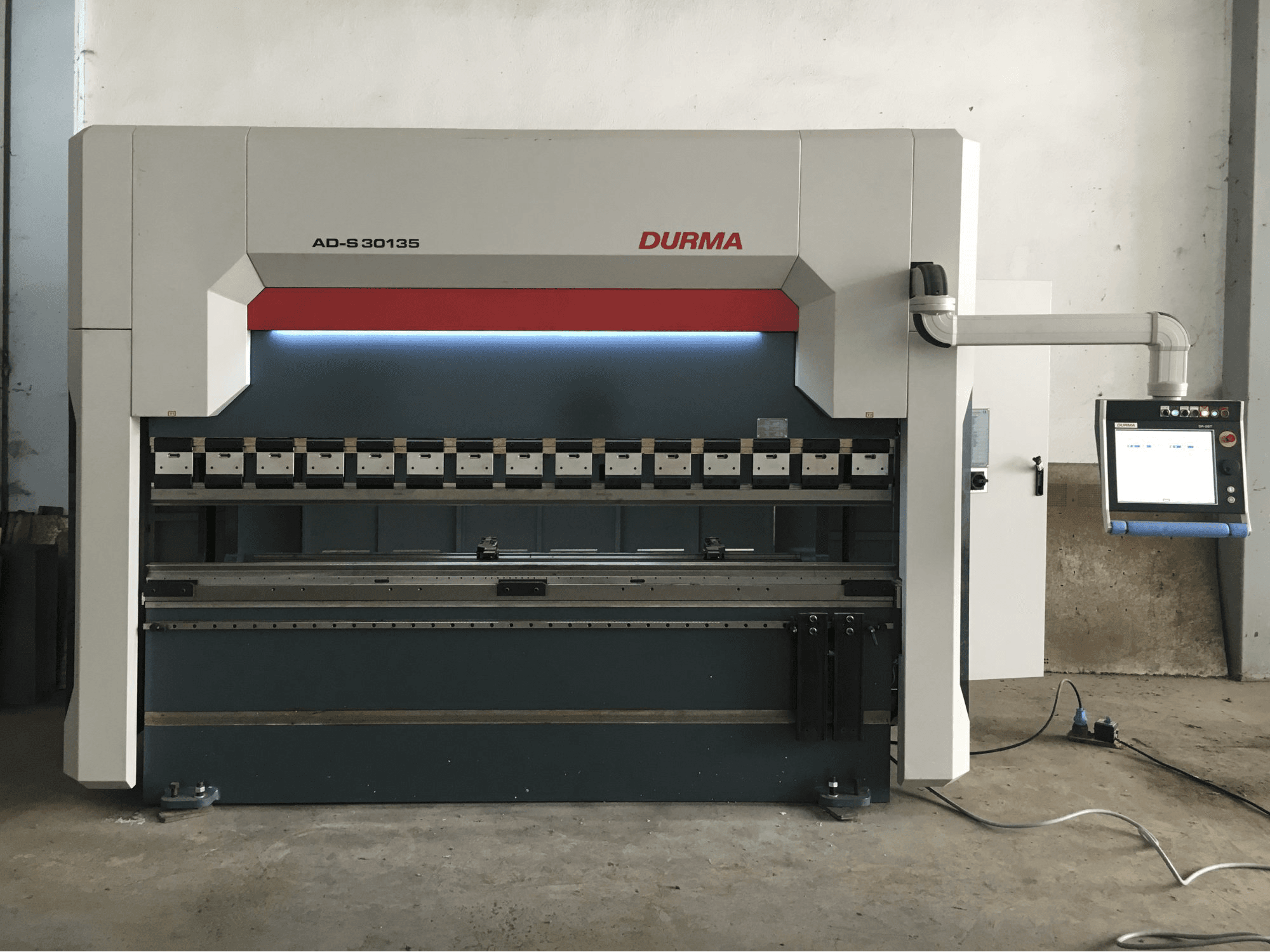 Prikaz stroja Durma AD-S 30135 sprijeda