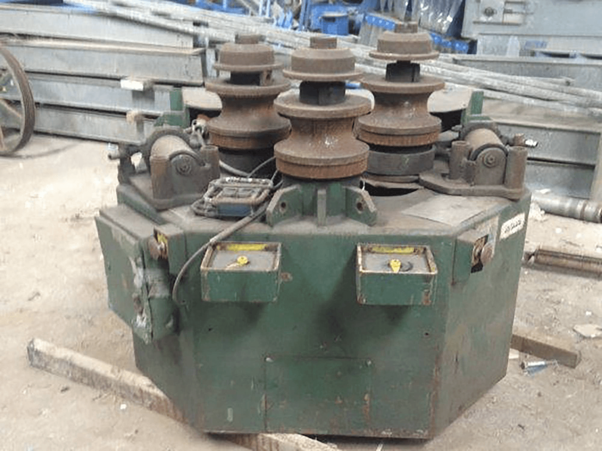 Prikaz stroja ROUNDO R-5 sprijeda