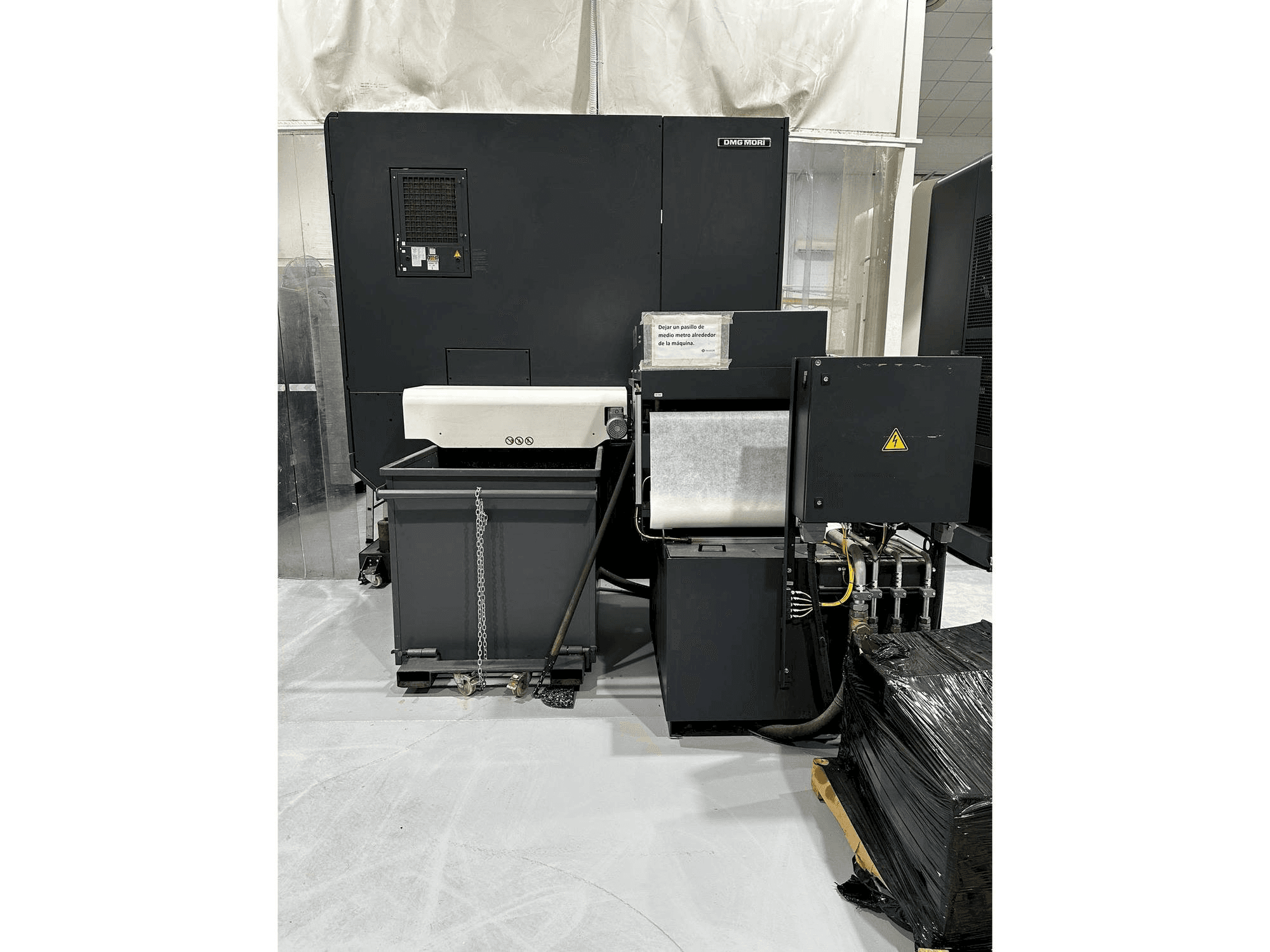 Prikaz stroja DMG MORI DMU 95 monoBLOCK straga