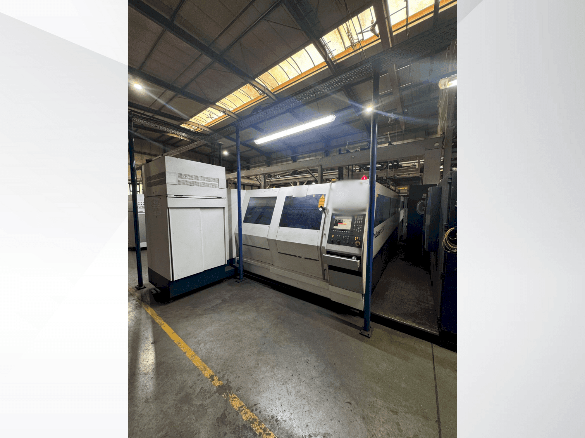 Prikaz stroja TRUMPF TruLaser 3040 sprijeda