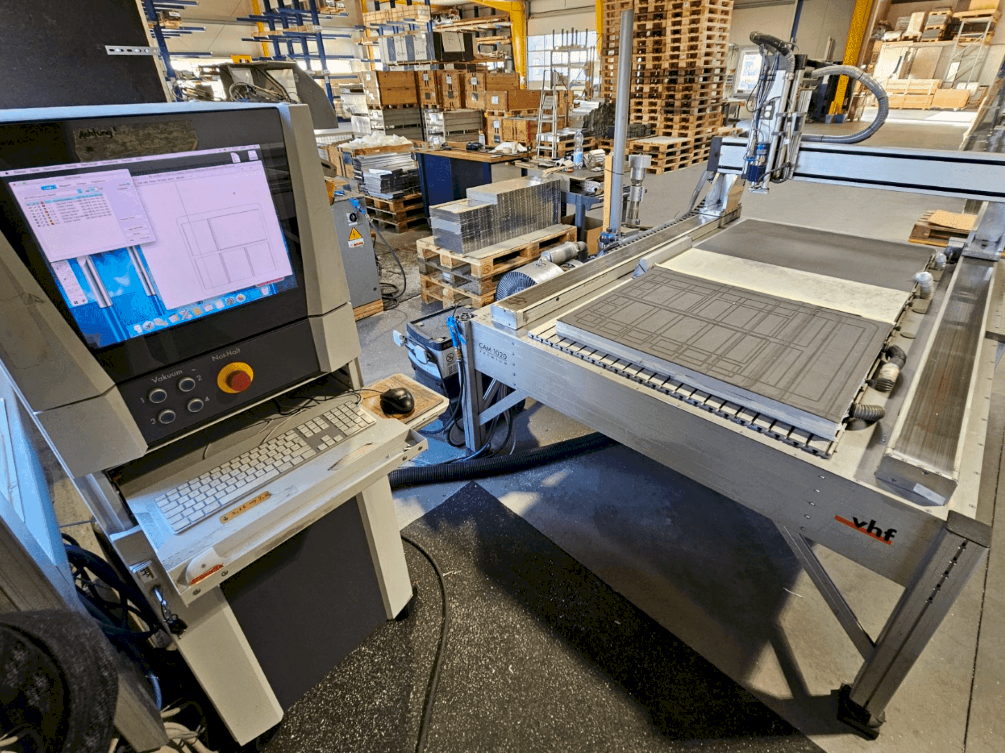 Prikaz stroja VHF CAM 1020 Premium sprijeda