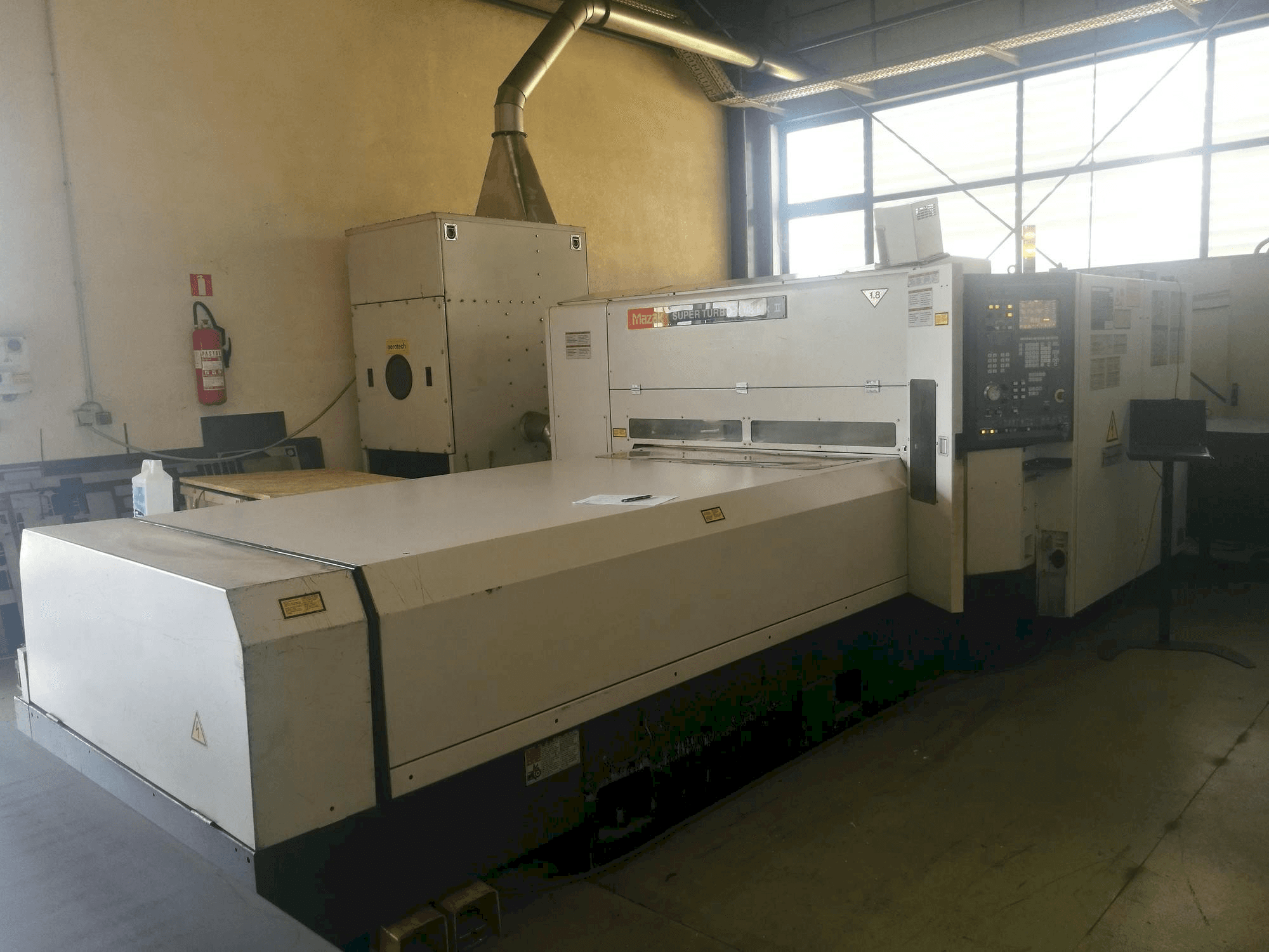 Prikaz stroja Mazak Super Turbo-X 48 Mk II sprijeda