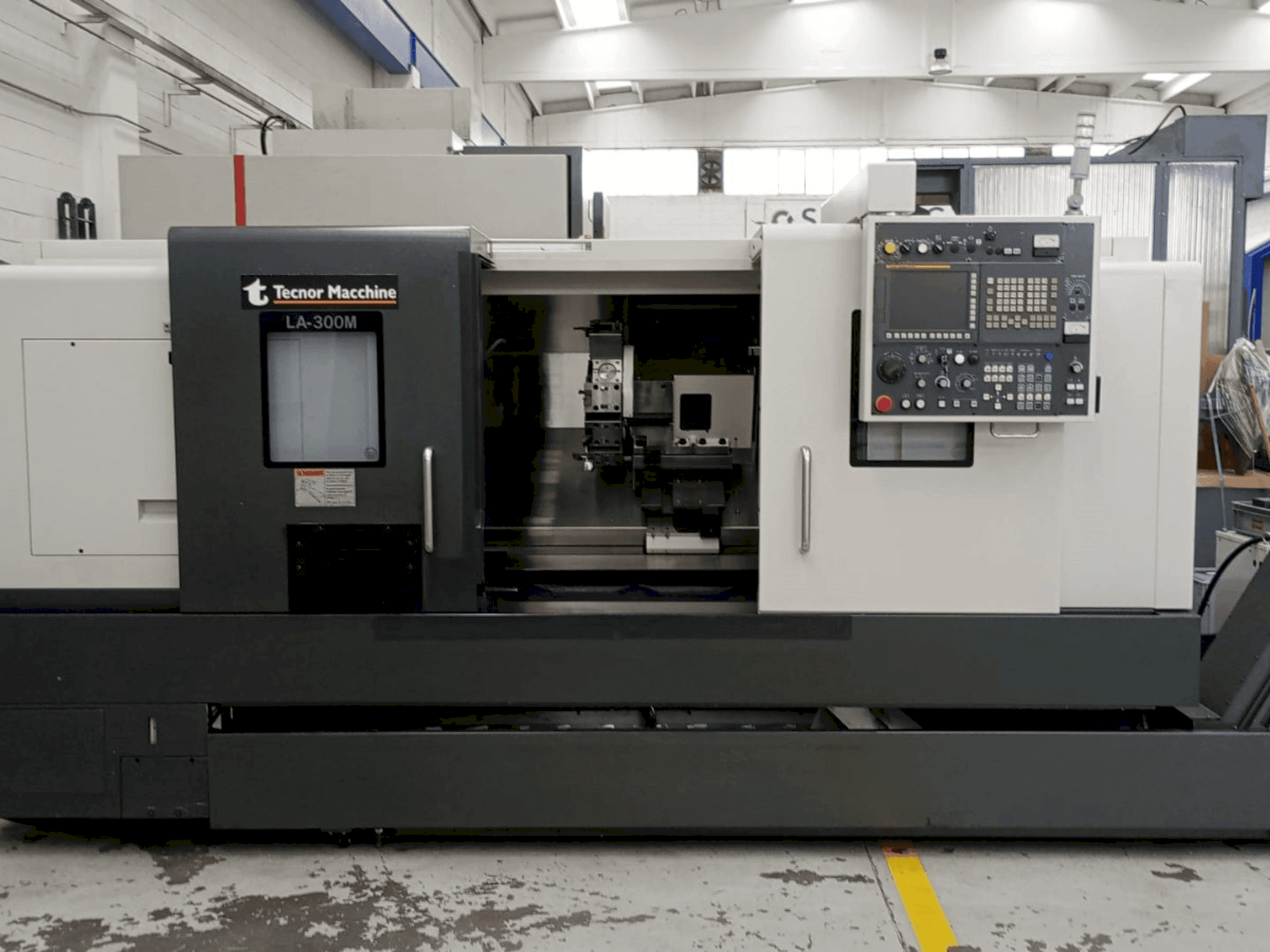 Prikaz stroja Takisawa LA-300 CNC sprijeda