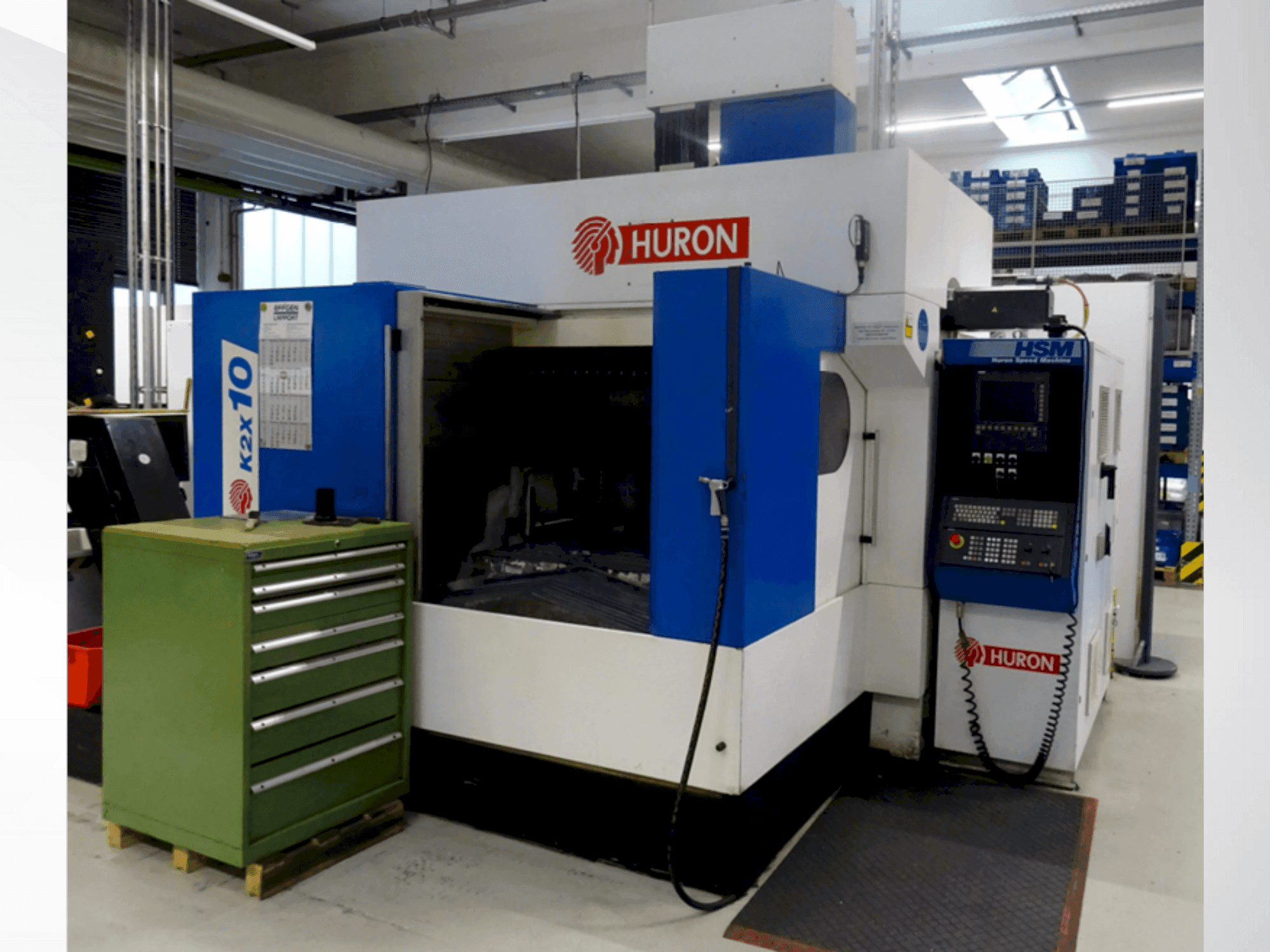 Prikaz stroja Huron K2X 10 sprijeda