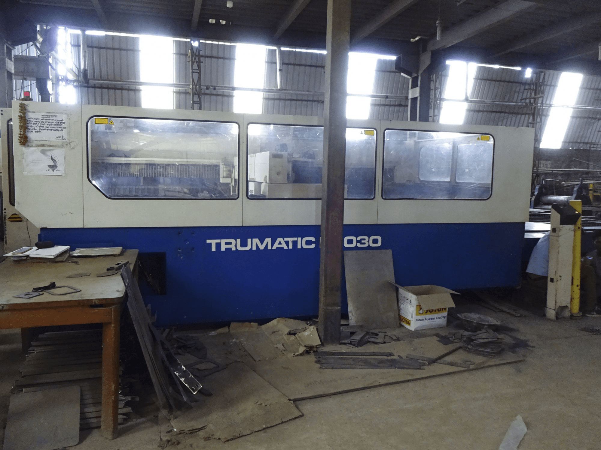 Prikaz stroja Trumpf Trumatic L3030 sprijeda