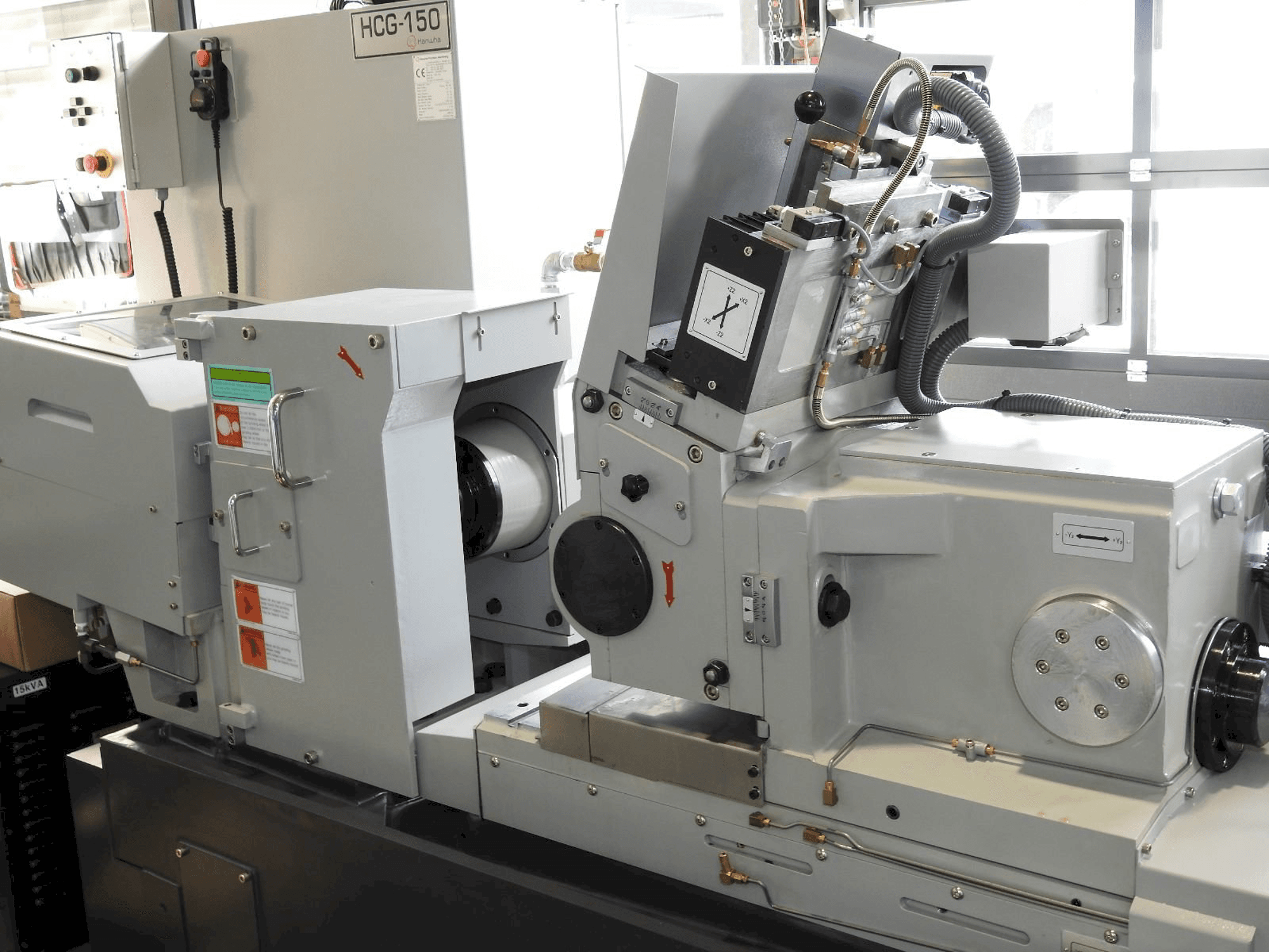 Prikaz stroja Hanwha HCG 150 sprijeda