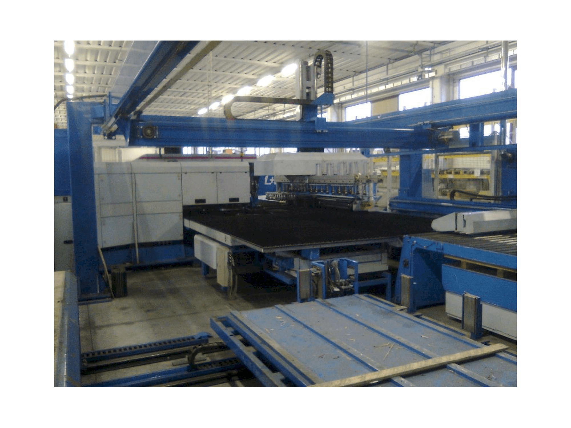 Prikaz stroja Finn-Power LP6 sprijeda