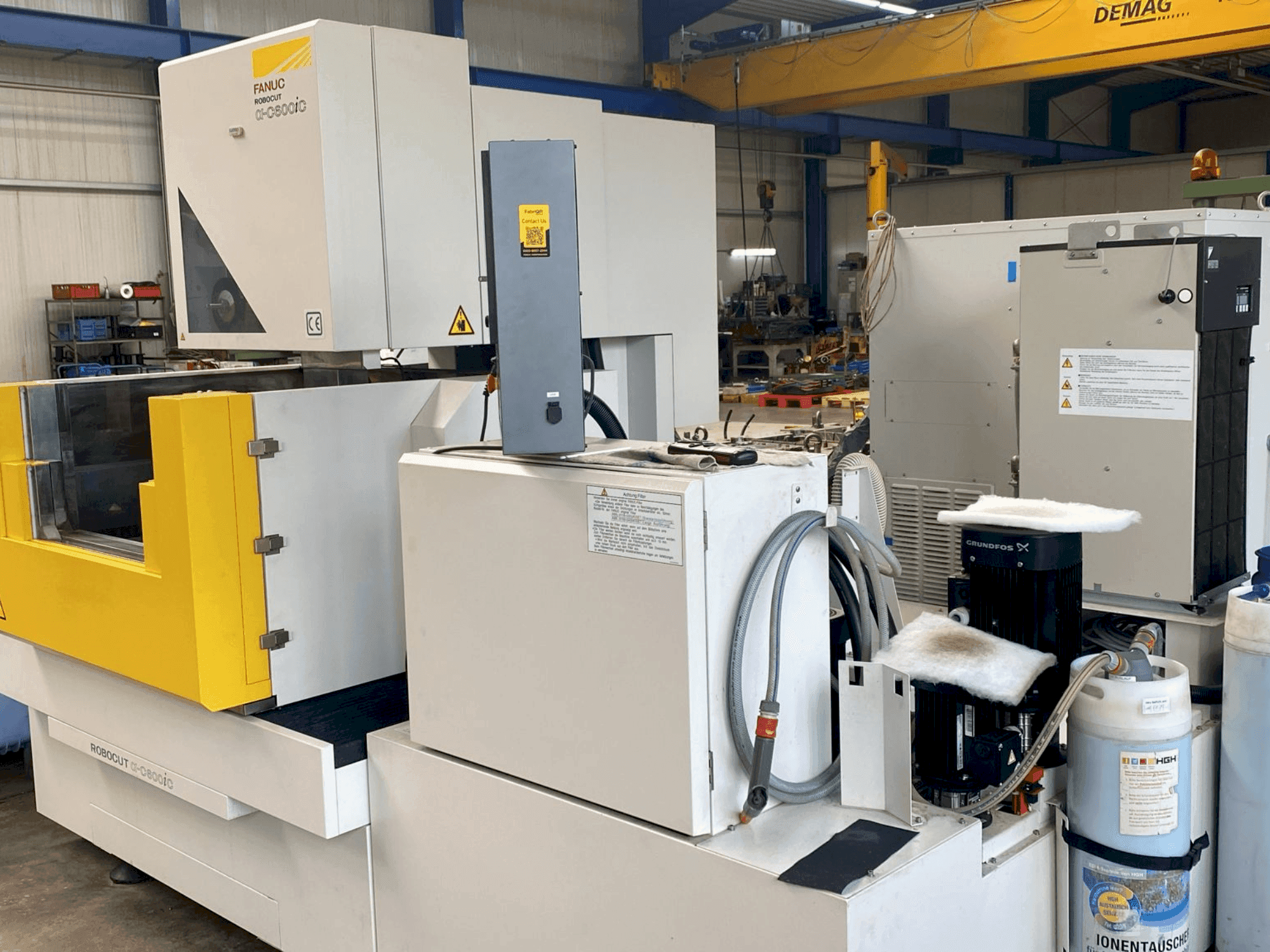 Prikaz stroja FANUC Robocut a-C600iC - Z400 sprijeda