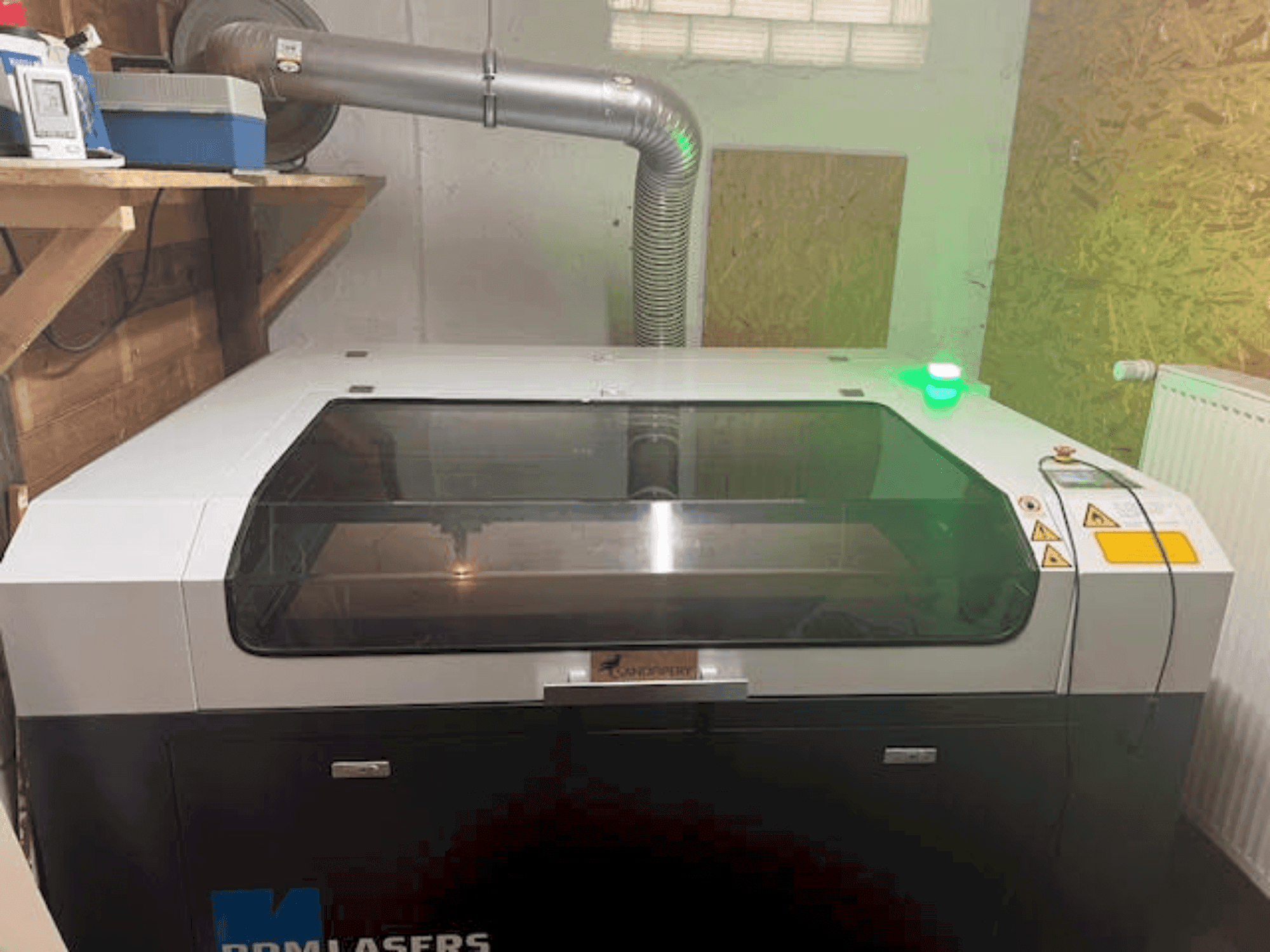 Prikaz stroja BRM Lasers 90130 - 100 Watt CO2 sprijeda