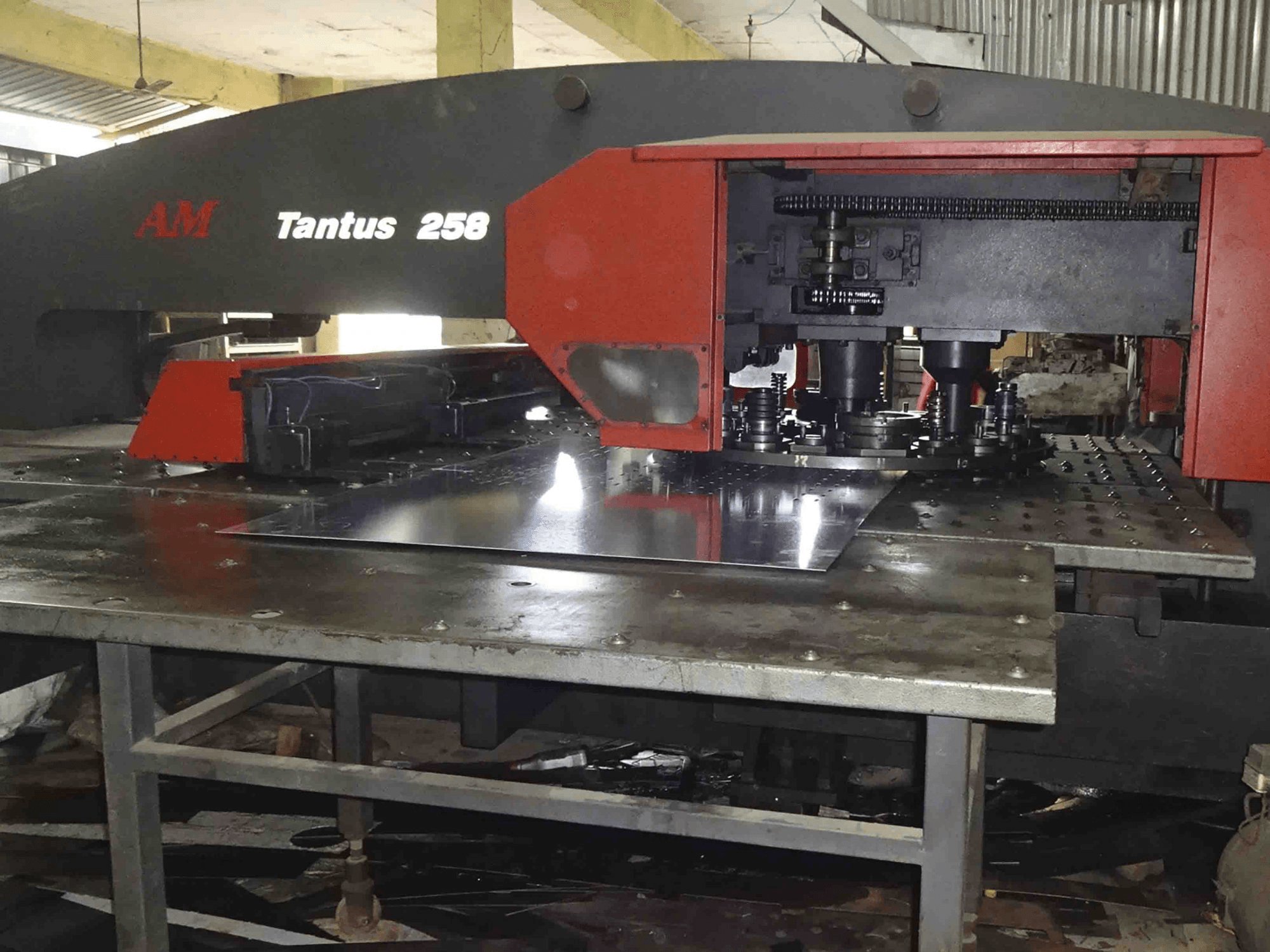 Prikaz stroja AMC TAN-258 zdesna