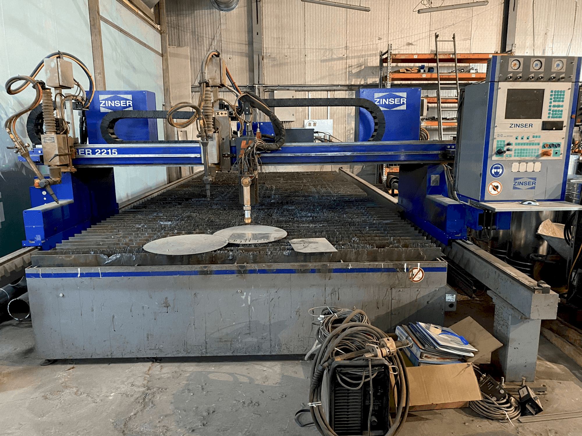 Prikaz stroja ZINSER 2215 sprijeda