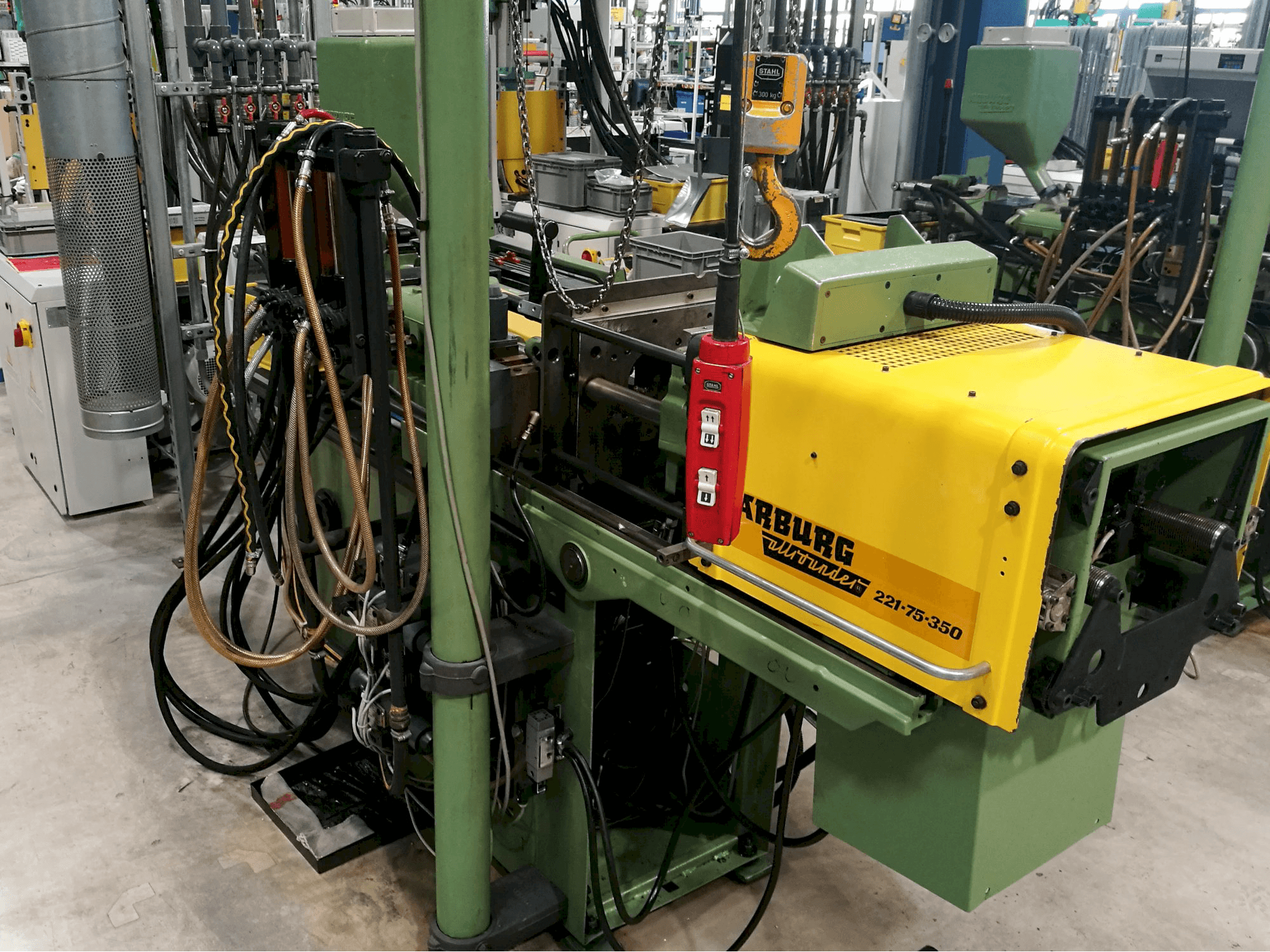 Prikaz stroja Arburg Allrounder 221-75-350 zdesna