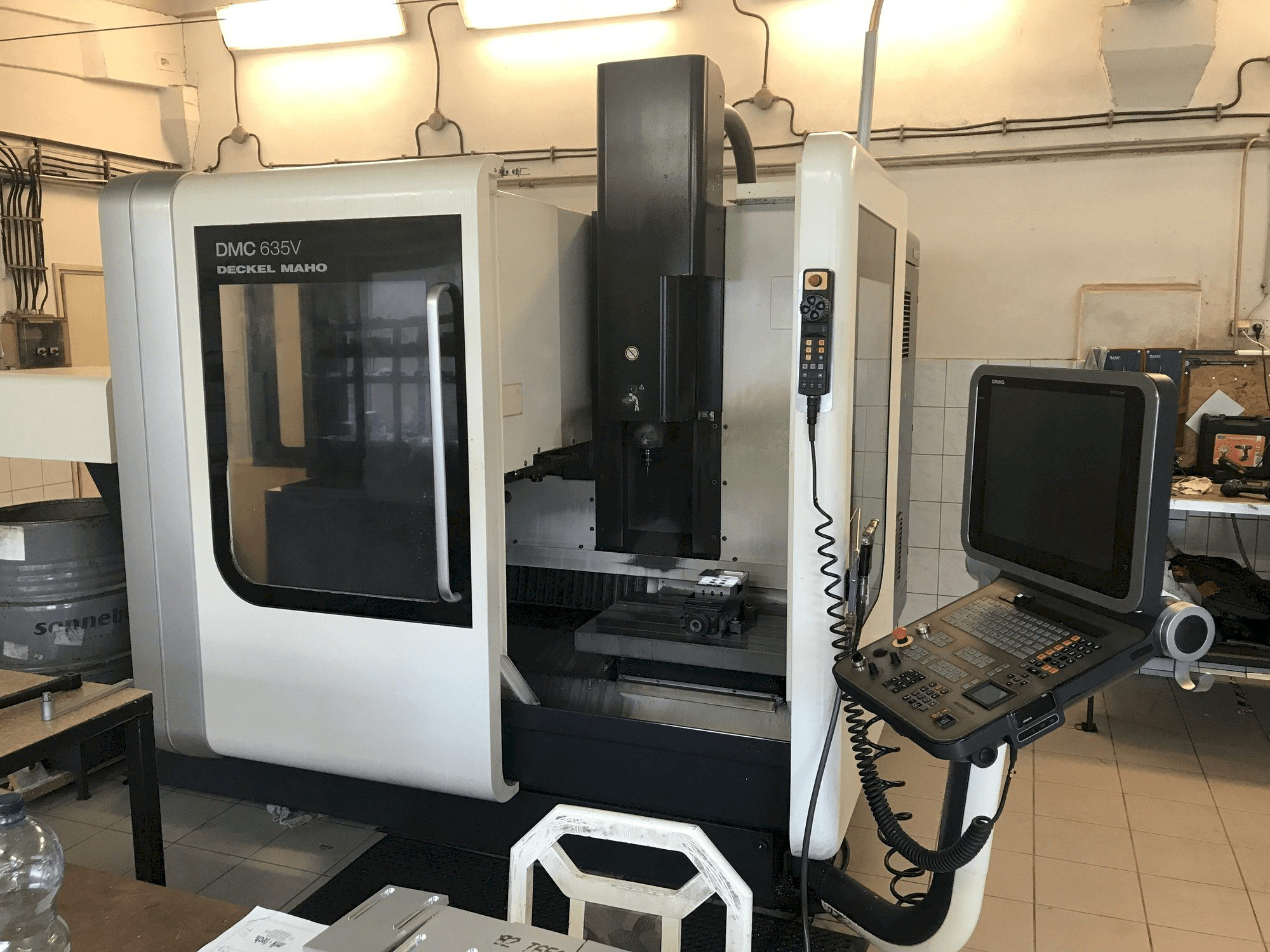 Prikaz stroja DECKEL MAHO DMC 635V sprijeda