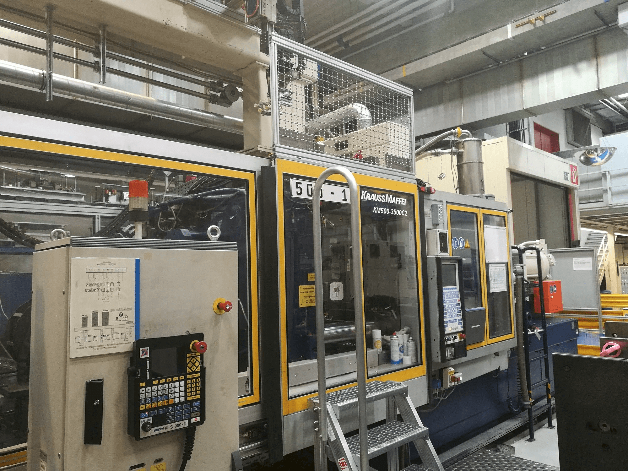 Prikaz stroja Krauss Maffei 500-3500 C2 sprijeda