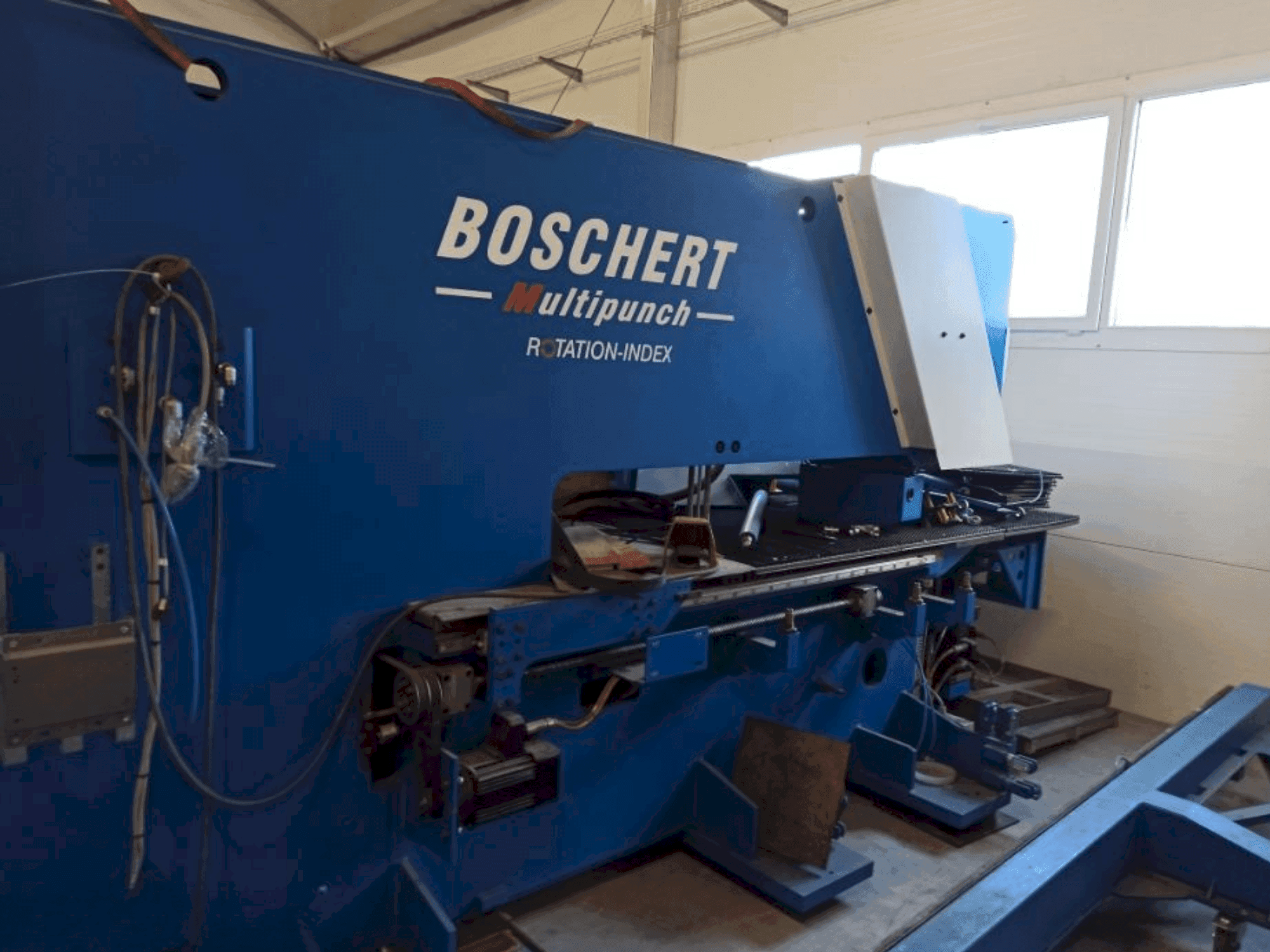 Prikaz stroja BOSCHERT MULTIPUNCH 1250 sprijeda