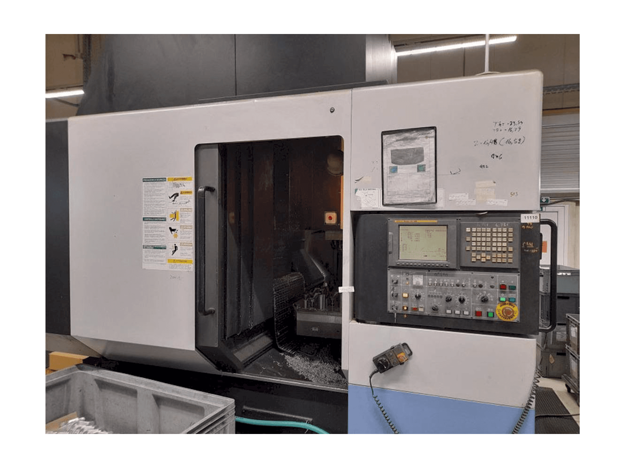 Prikaz stroja Doosan VC 500 sprijeda