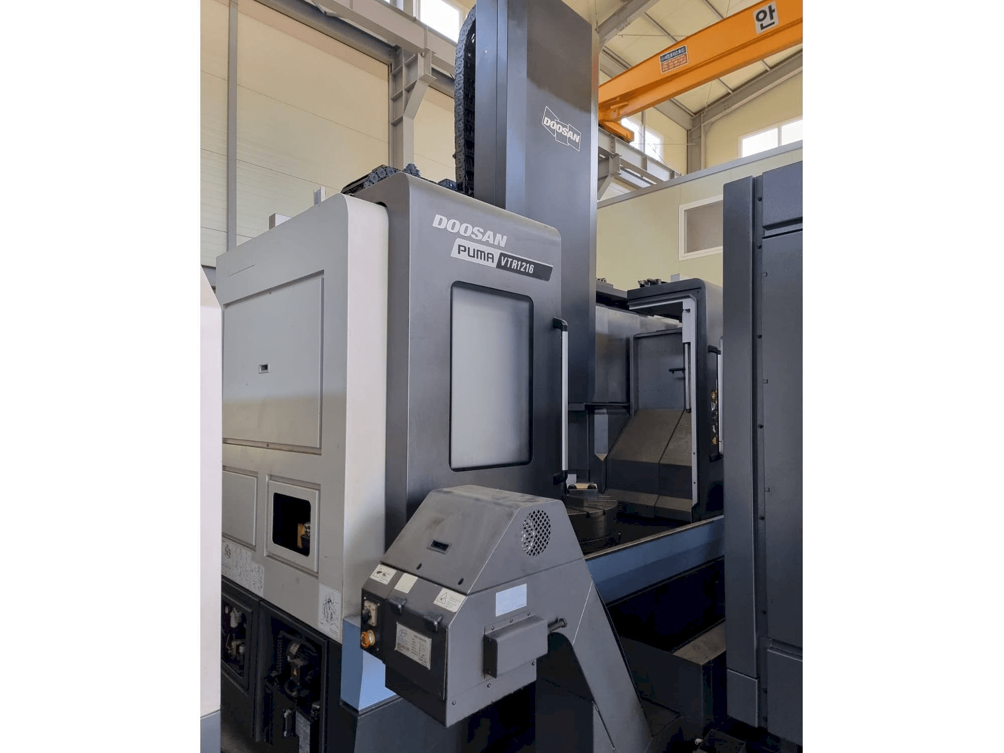 Prikaz stroja Puma VTR 1216 sprijeda